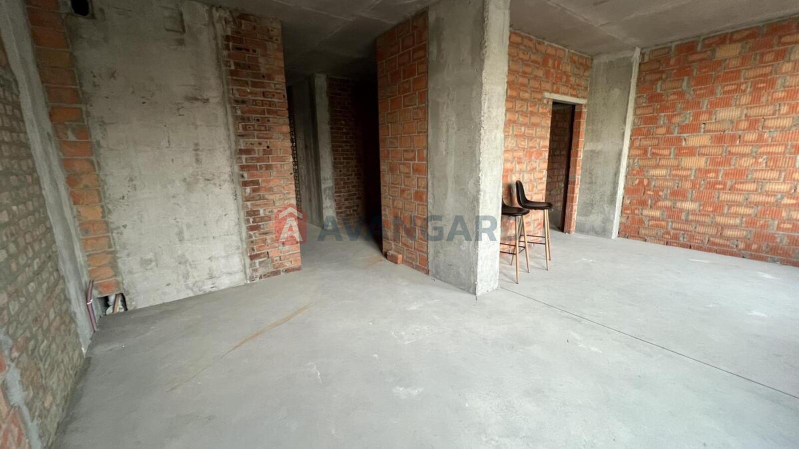 3 ��. ��������, 86/42/26 ��. �., 6/9 ������ ���� 8