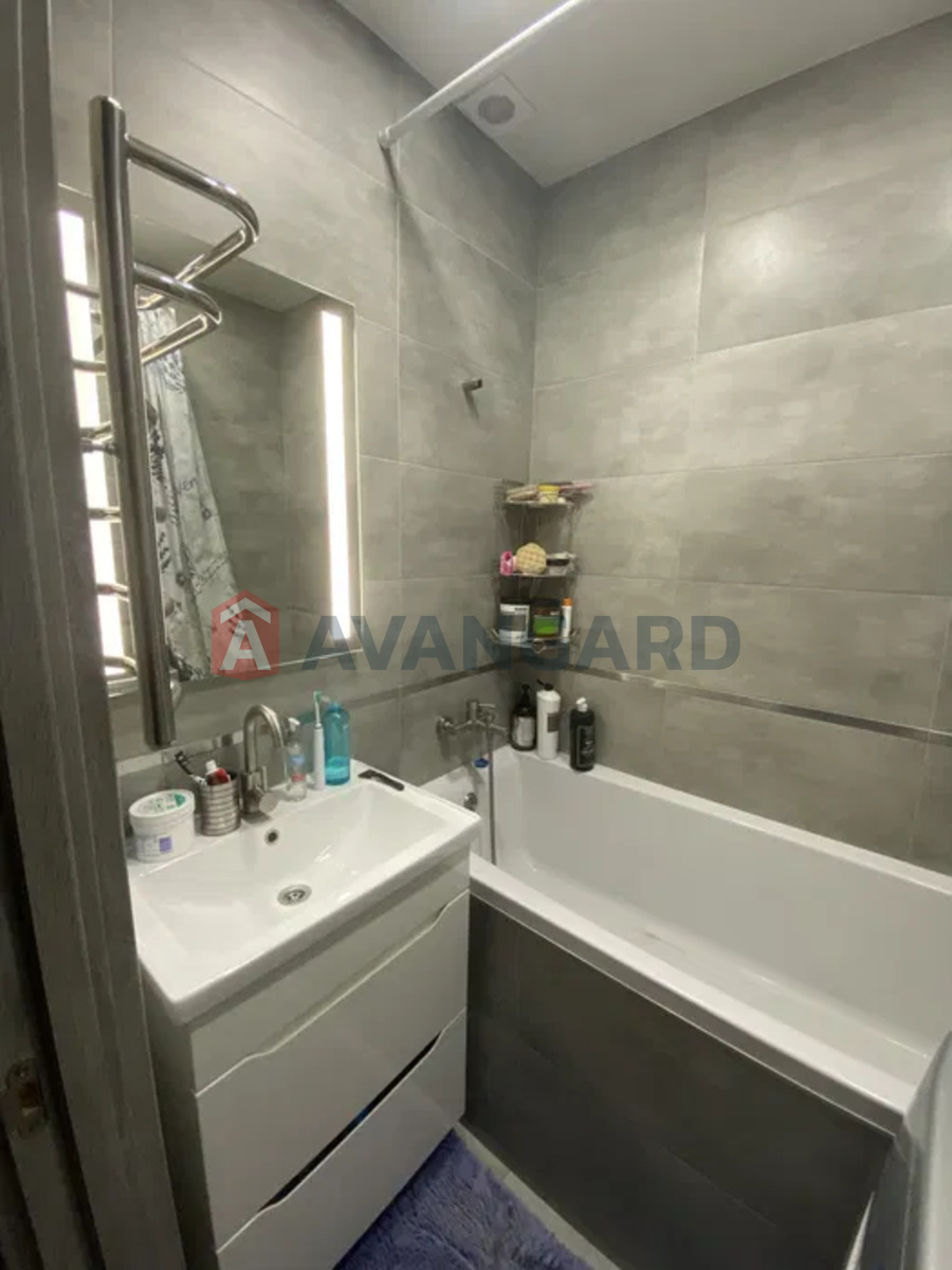 3 ����. ��������, 68/48/11 ��. �., 7/9 ���� ���� 8