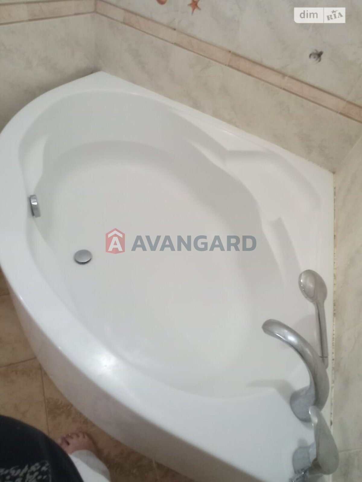 3 ��. ��������, 103/56/13 ��. �., 2/9 ������ ���� 5