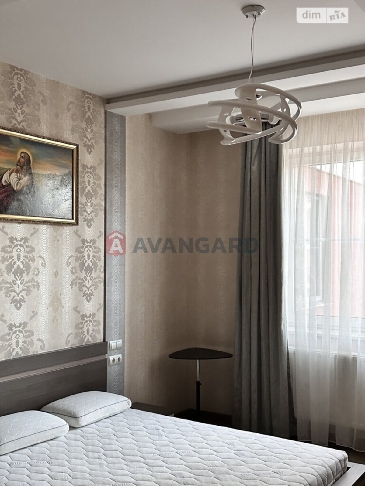 2 ��. ��������, 82/60/15 ��. �., 2/7 ������ ���� 4