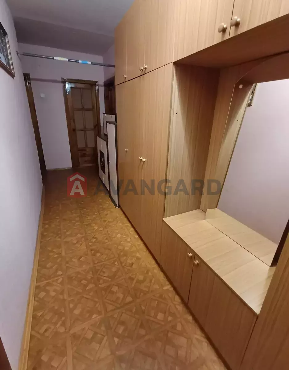 3 ��. ��������, 68/38/9 ��. �., 9/10 ������ ���� 20