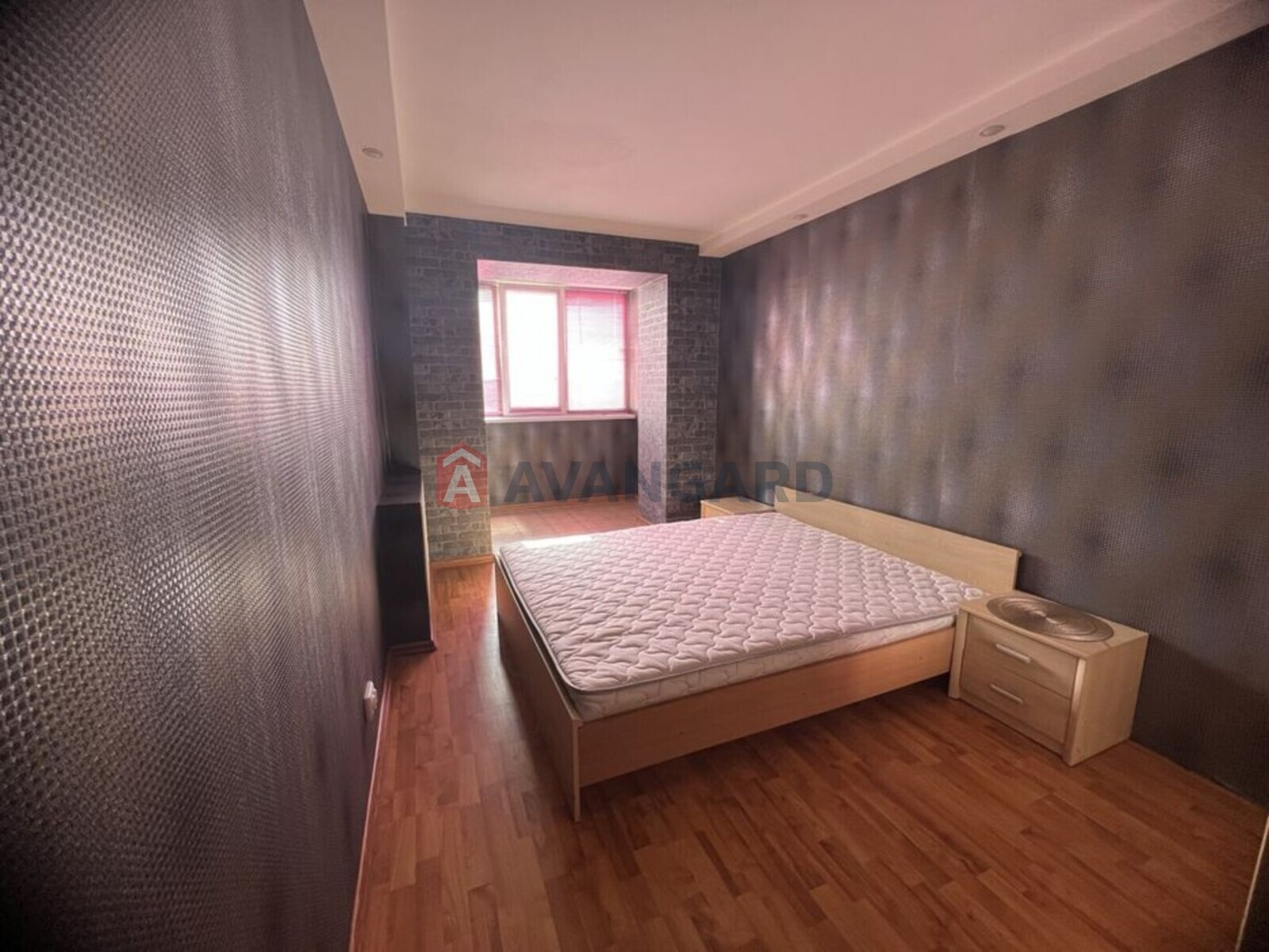 3 ����. ��������, 75/-/8 ��. �., 5/9 ���� ���� 6