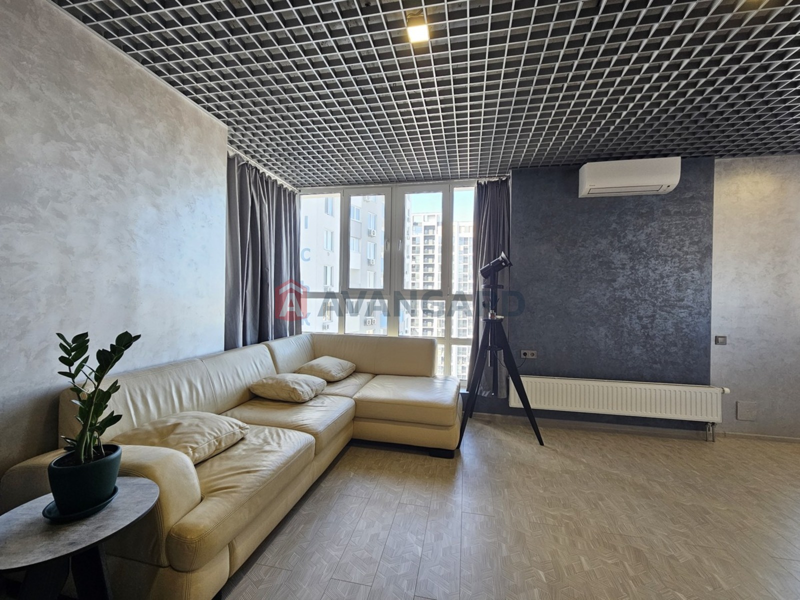 1 ��. ��������, 35/17/9 ��. �., 18/23 ������ ���� 1