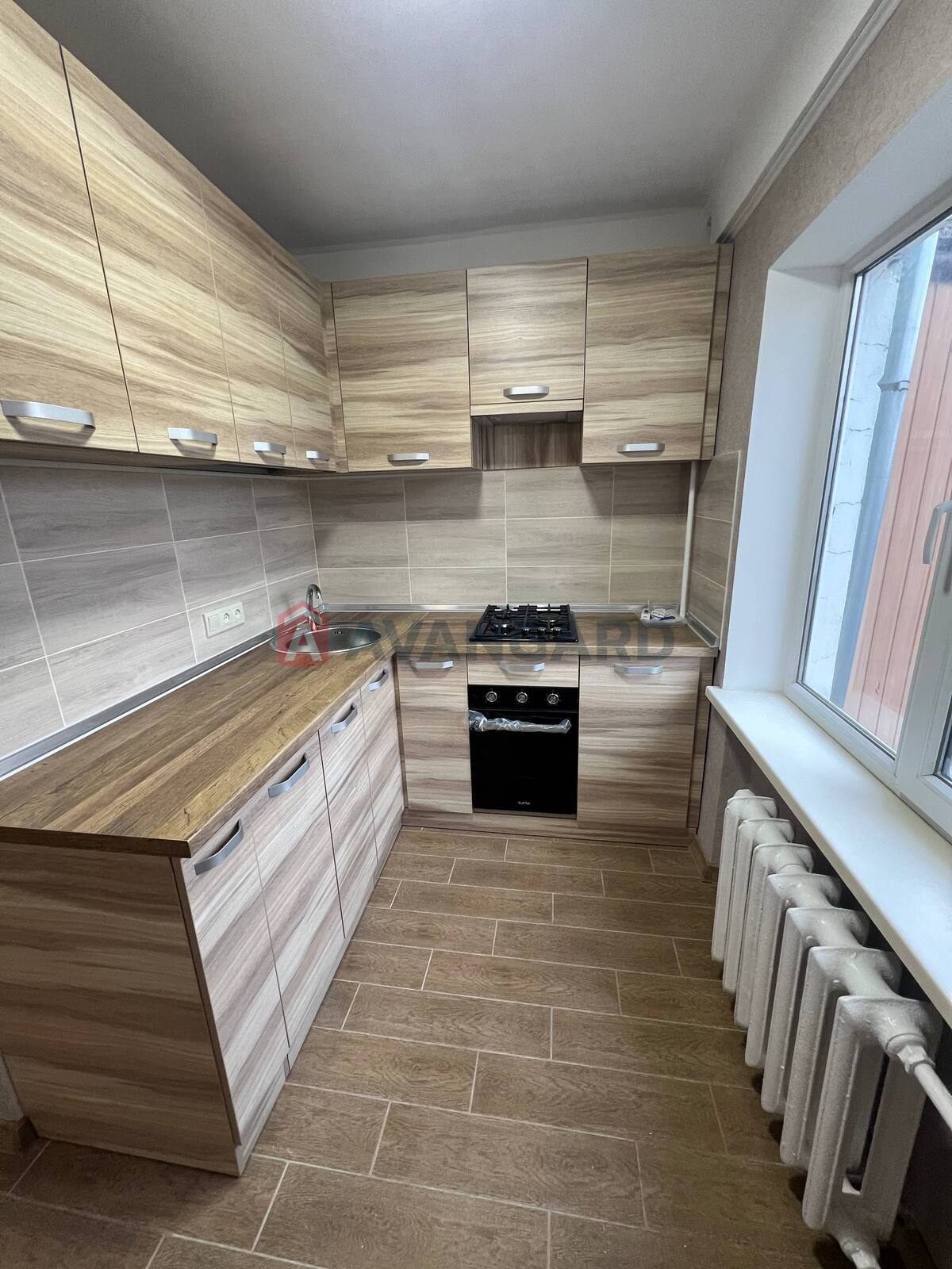 1 ����. ��������, 28,78/15,04/6 ��. �., 4/5 ���� ���� 14