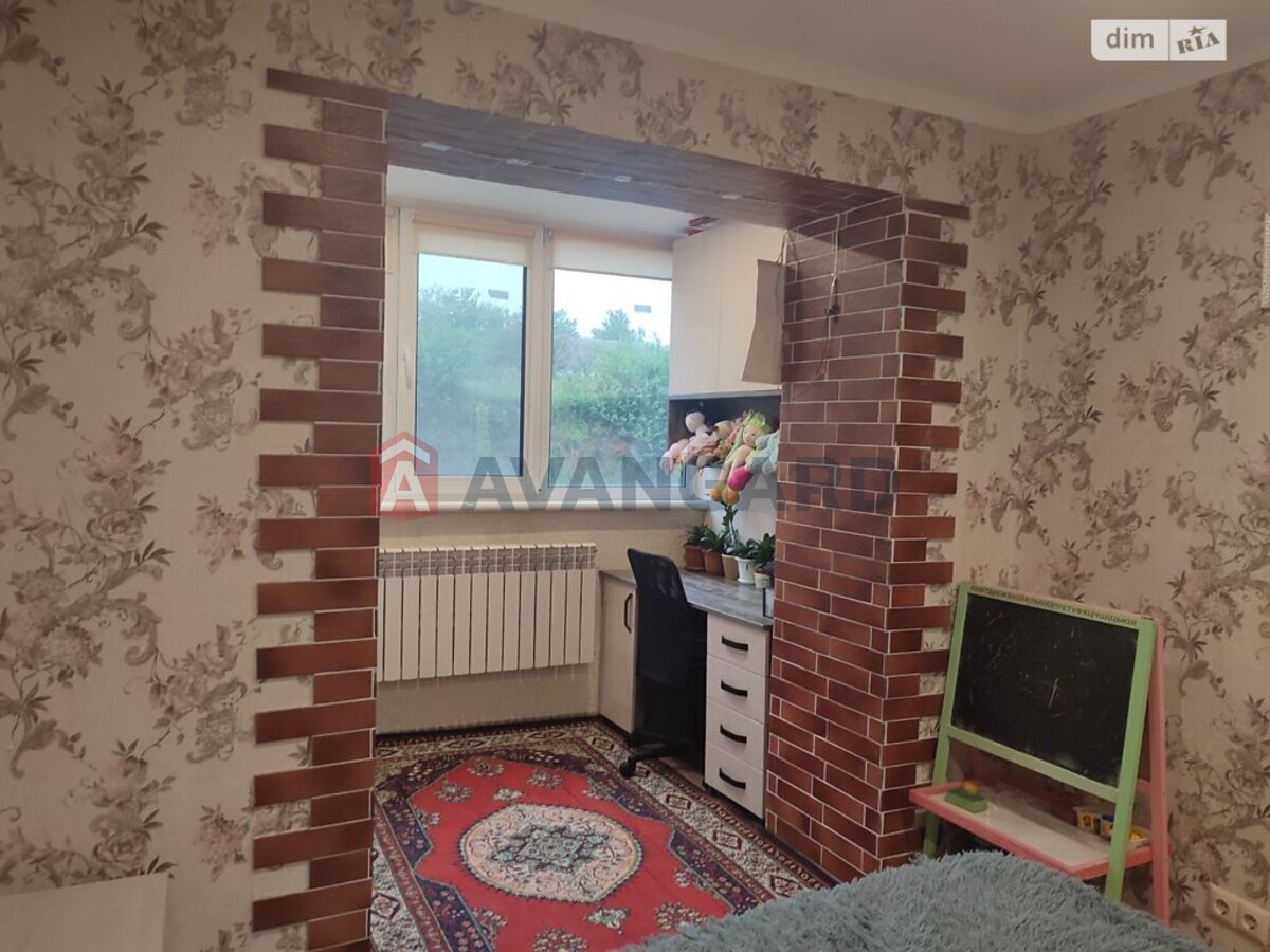 1 ��. ��������, 40/18/14 ��. �., 2/5 ������ ���� 10