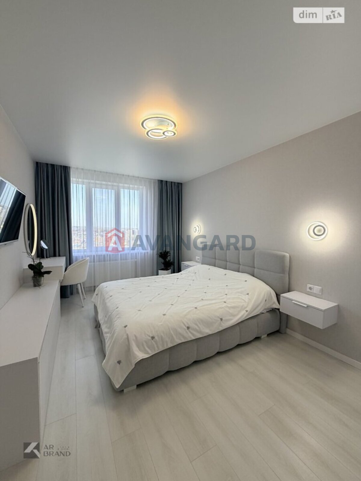 2 ��. ��������, 73/43/12 ��. �., 15/16 ������ ���� 14