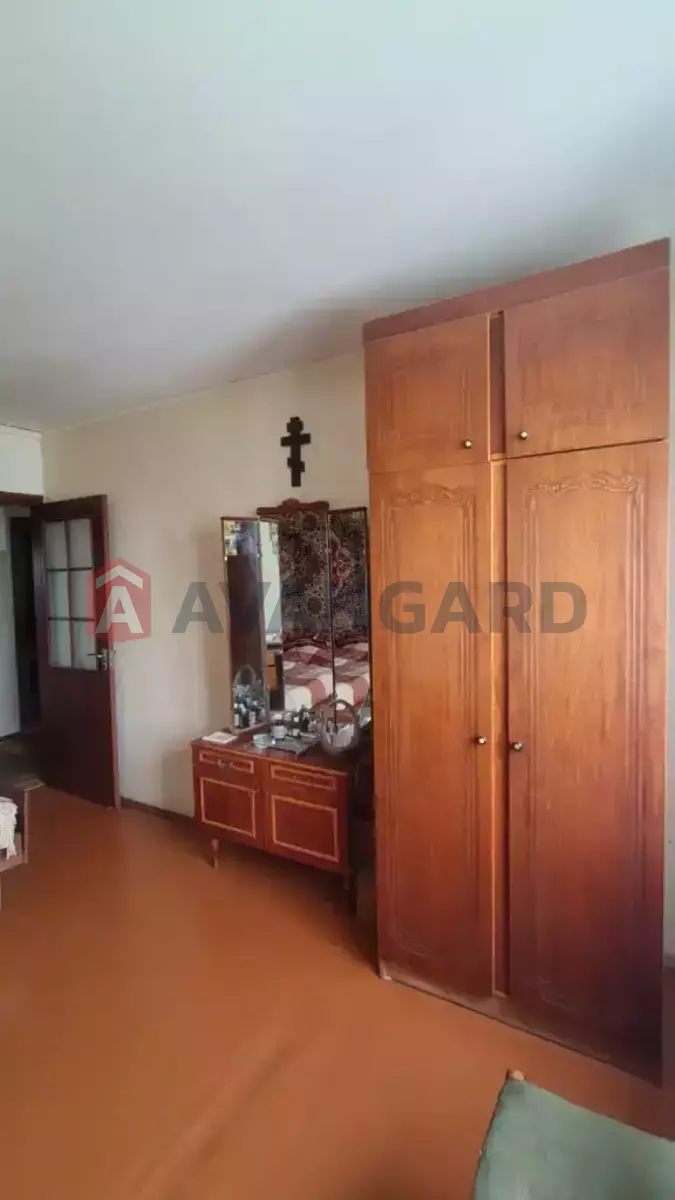 3 ��. ��������, 72/-/10 ��. �., 10/10 ������ ���� 11