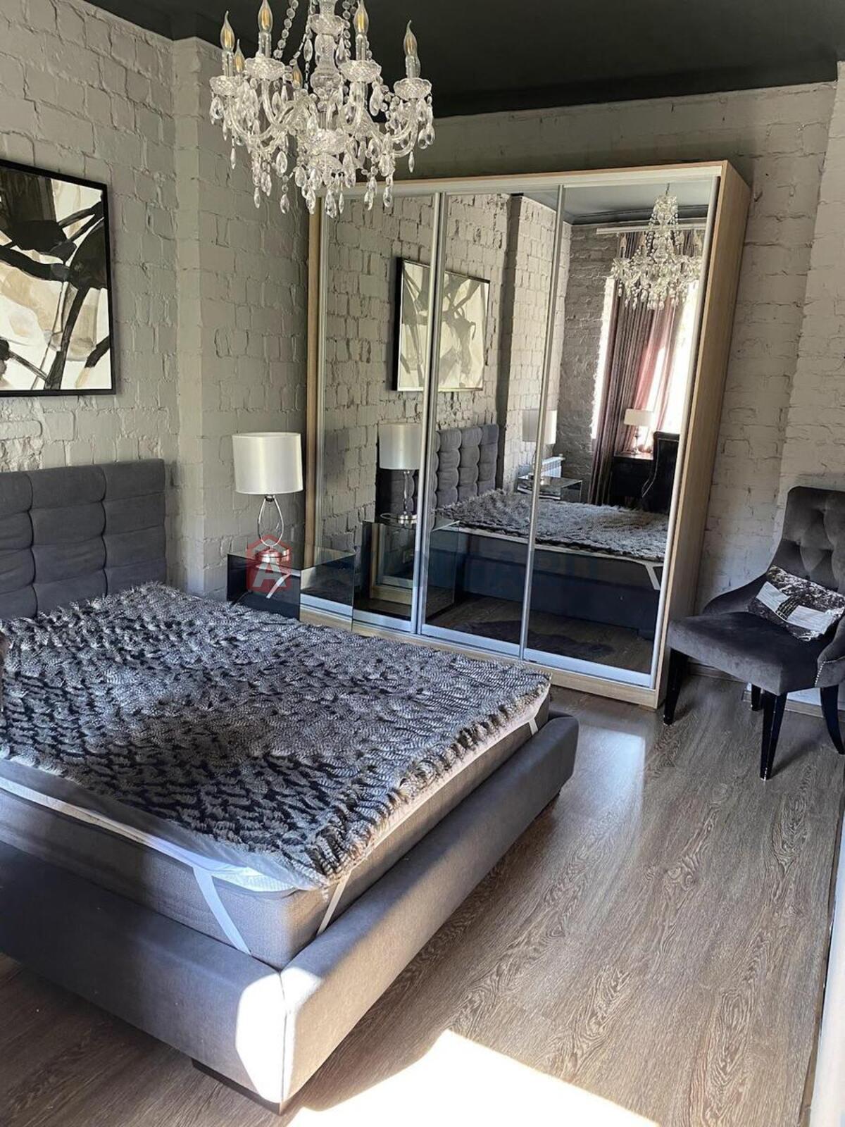 2 ��. ��������, 55/35/9 ��. �., 4/5 ������ ���� 4