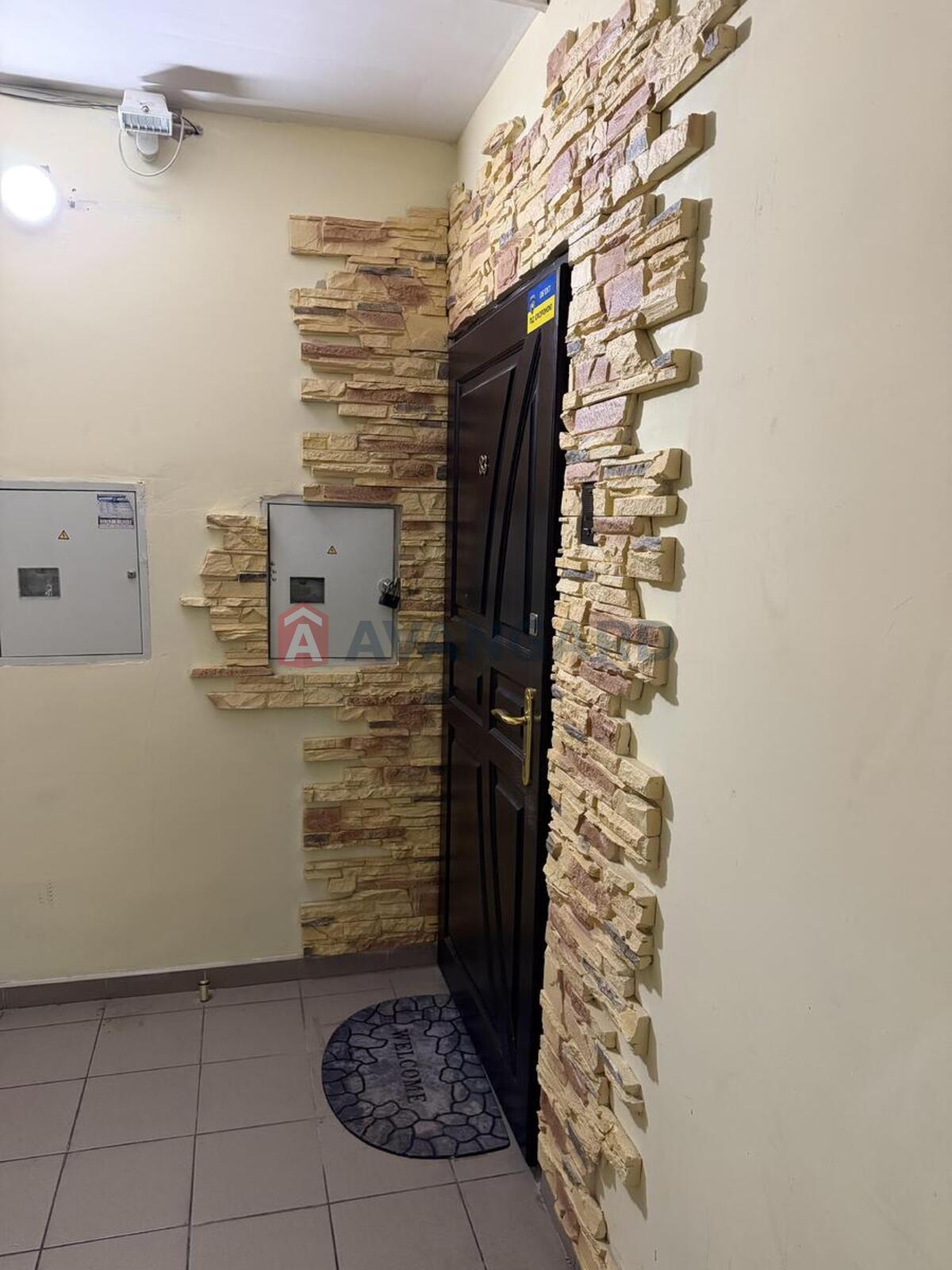 2 ��. ��������, 85/42/17 ��. �., 14/23 ������ ���� 4