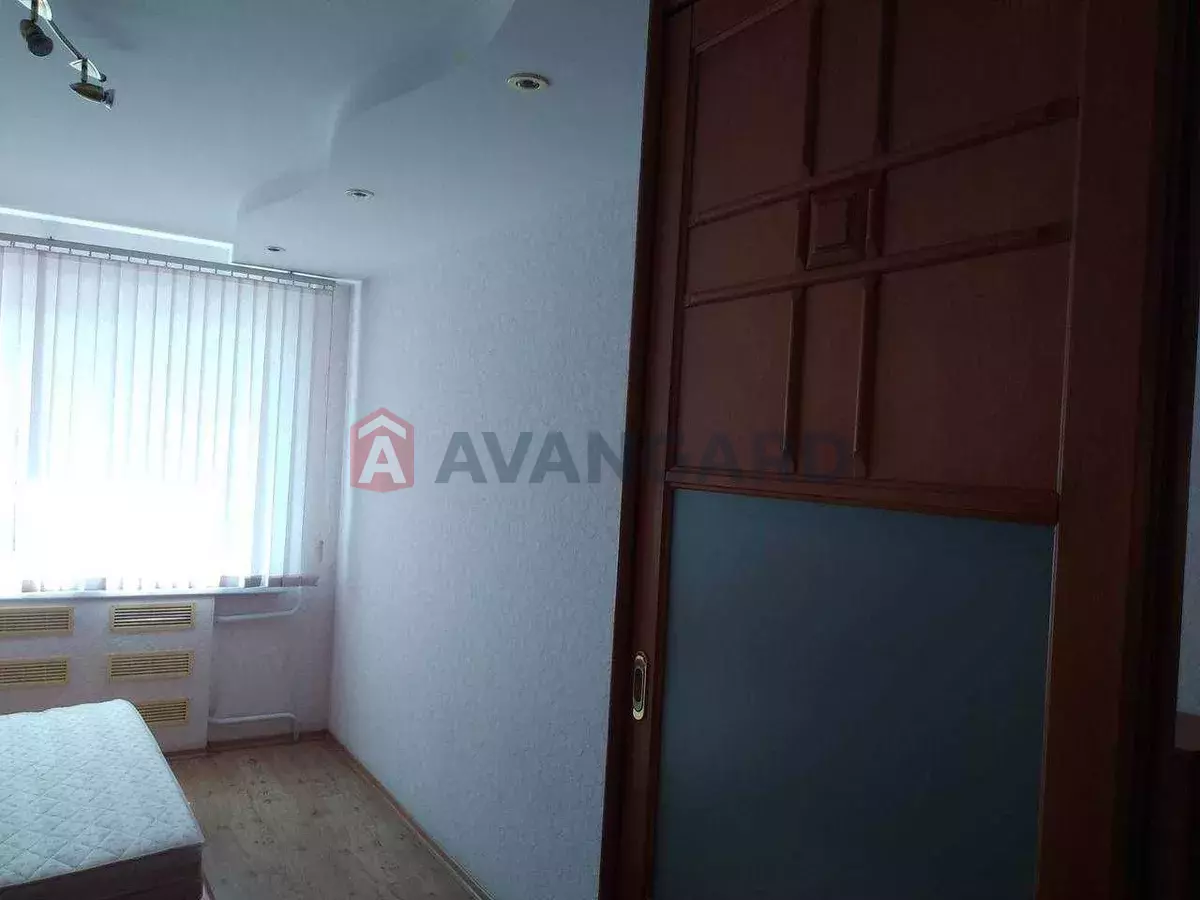 3 ����. ��������, 92/-/16 ��. �., 2/5 ���� ���� 8