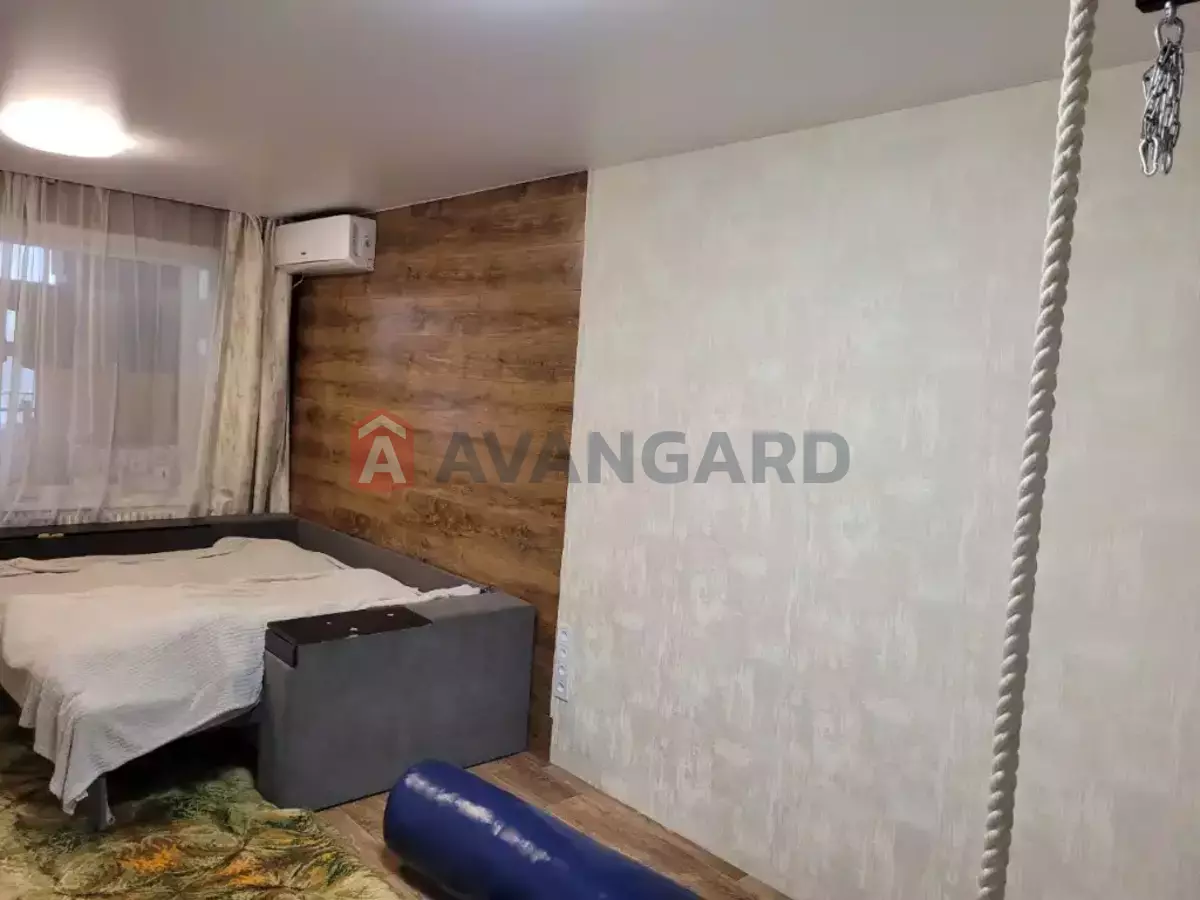 3 ����. ��������, 70/42/10 ��. �., 4/12 ���� ���� 17