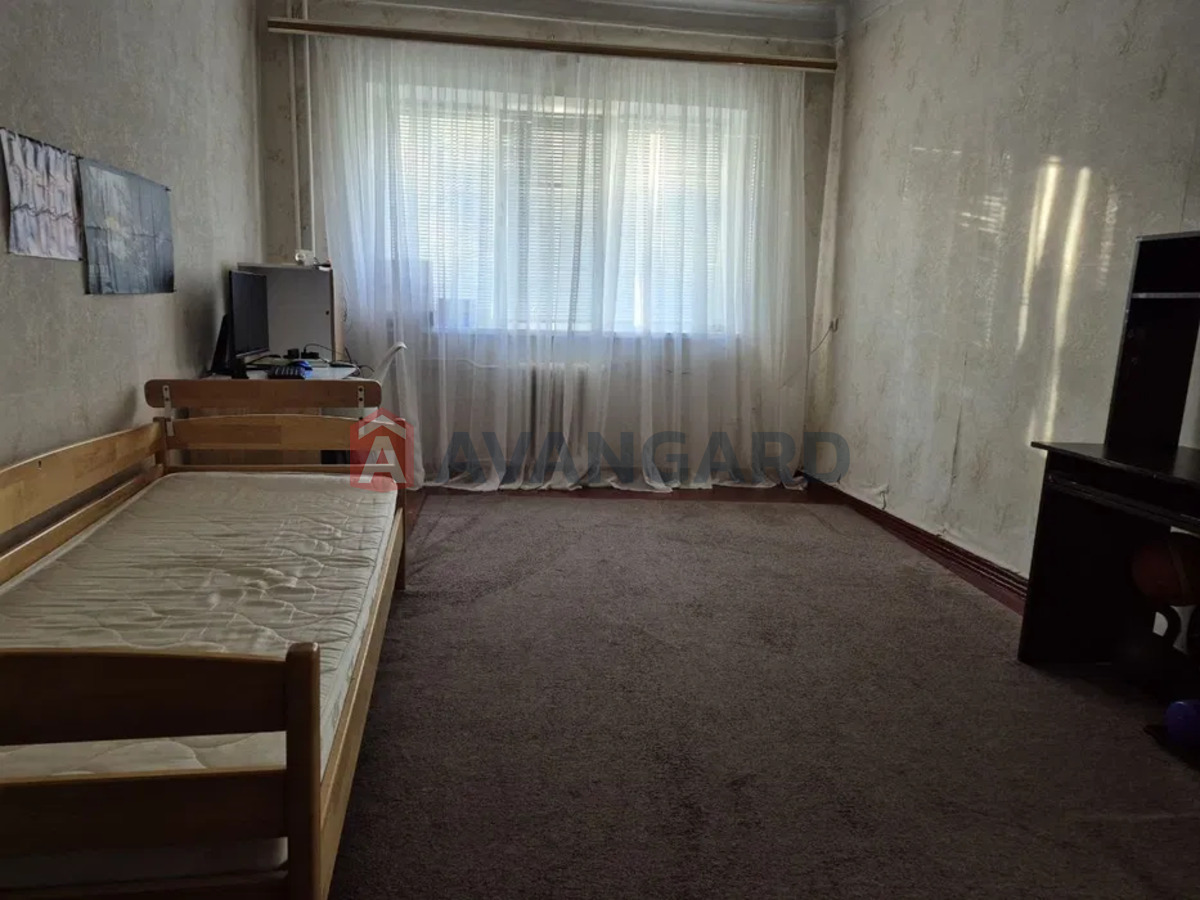 3 ��. ��������, 73/-/9 ��. �., 3/4 ������ ���� 8