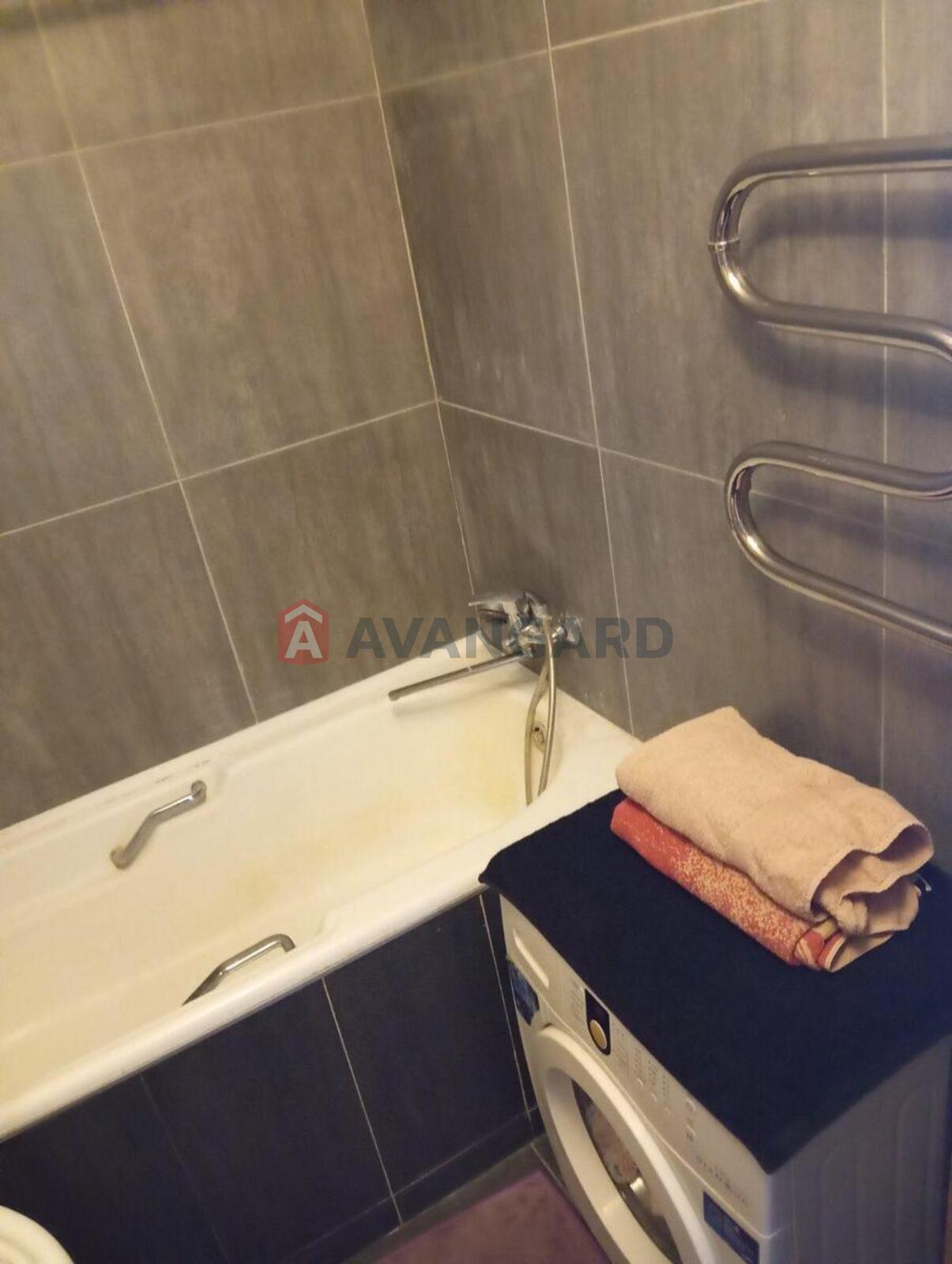 3 ��. ��������, 82/50/- ��. �., 10/16 ������ ���� 12