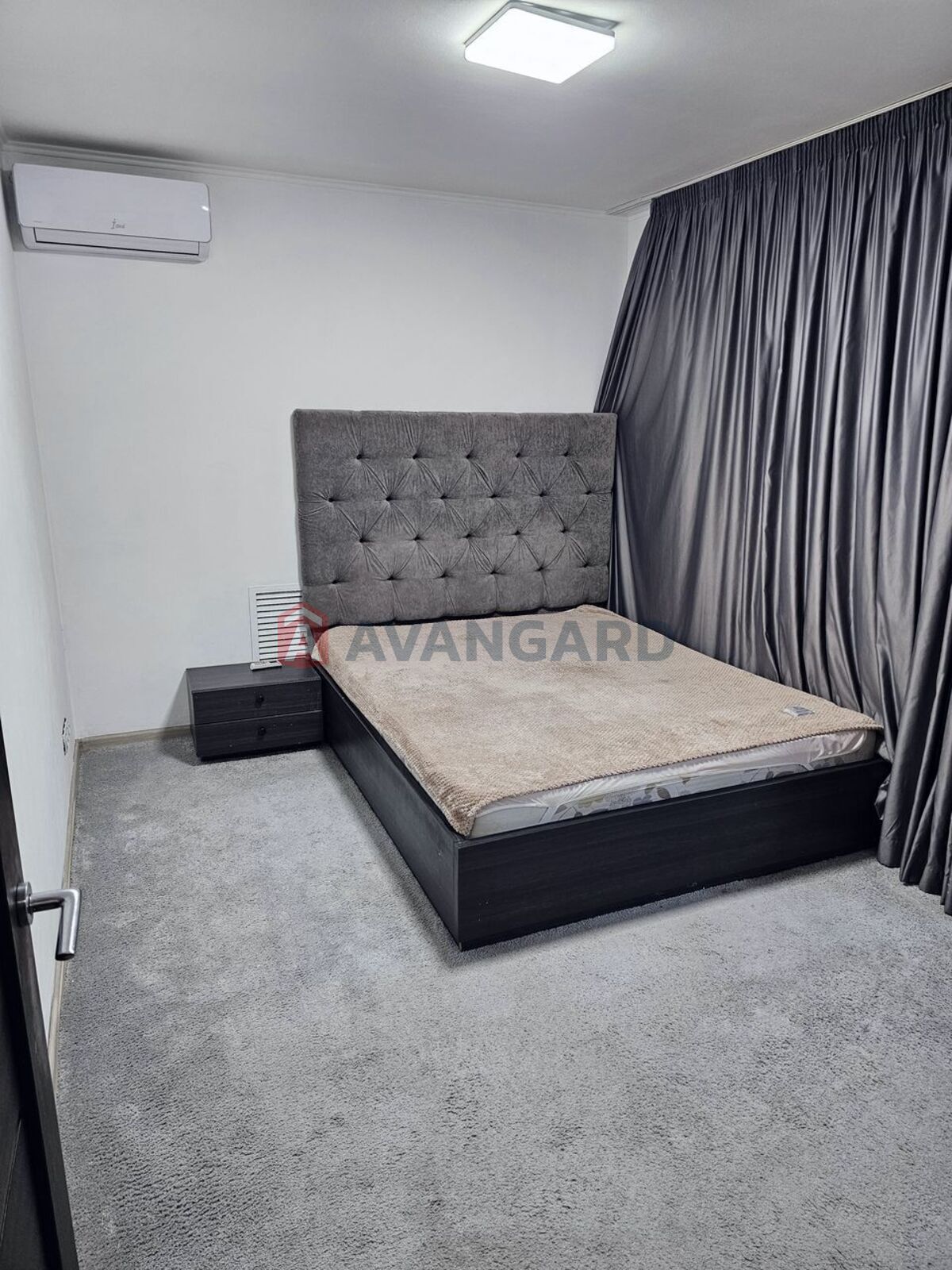 4 ��. ��������, 84,3/50,4/10,3 ��. �., 8/10 ������ ���� 6