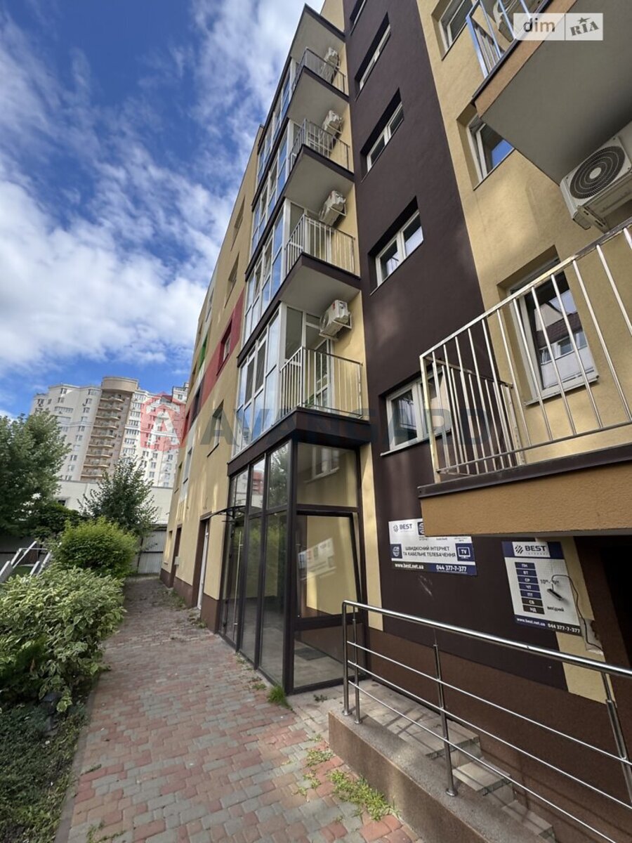 1 ��. ��������, 35.7/8.4/10.1 ��. �., 5/5 ������ ���� 16