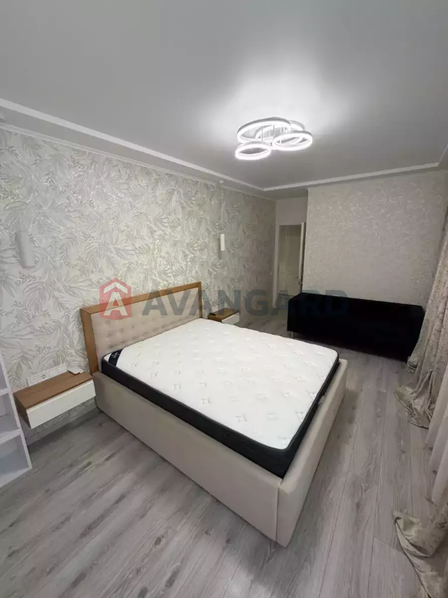 3 ��. ��������, 80/53/- ��. �., 1/10 ������ ���� 11