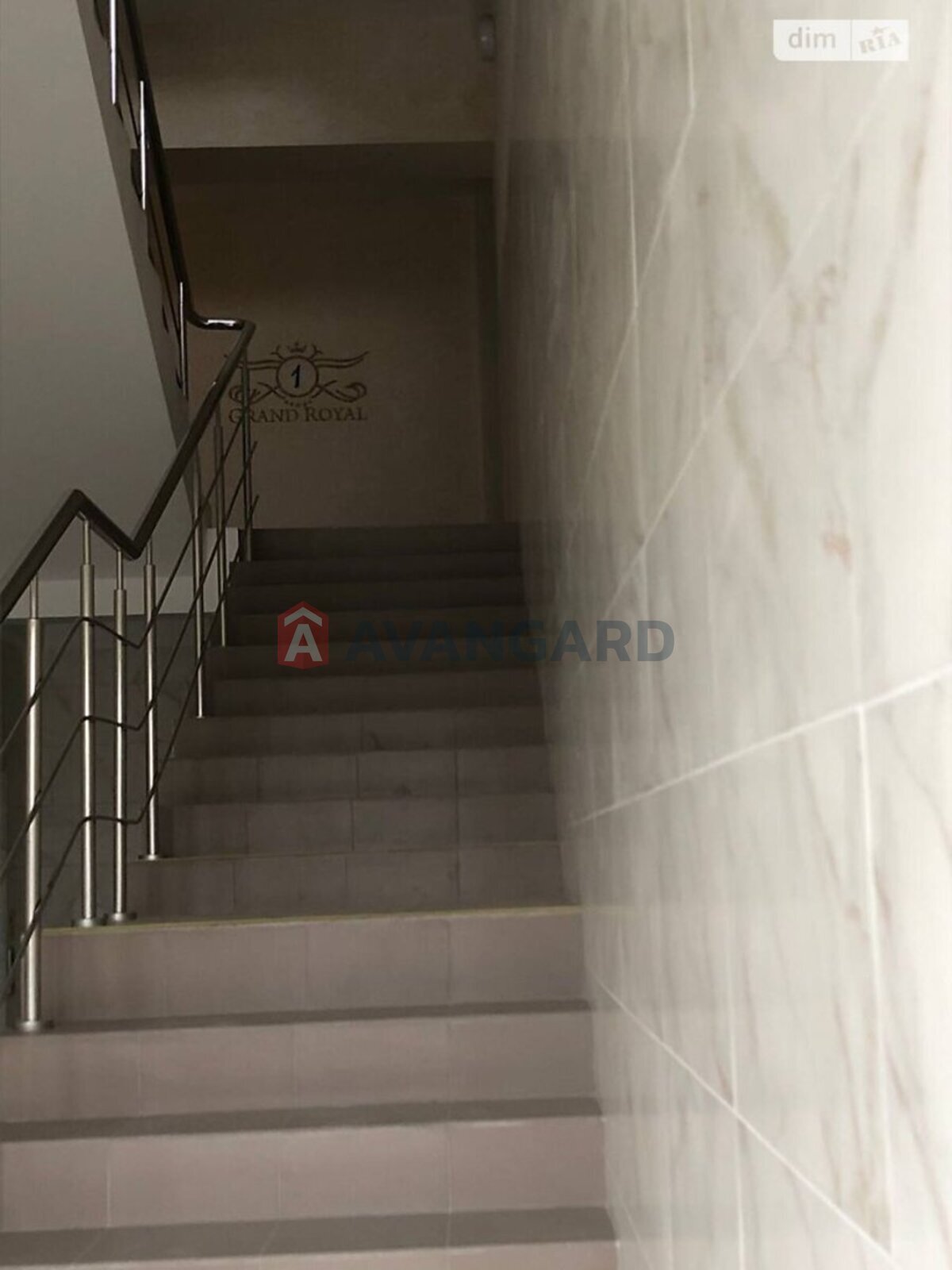 1 ��. ��������, 33/15/7 ��. �., 5/9 ������ ���� 12