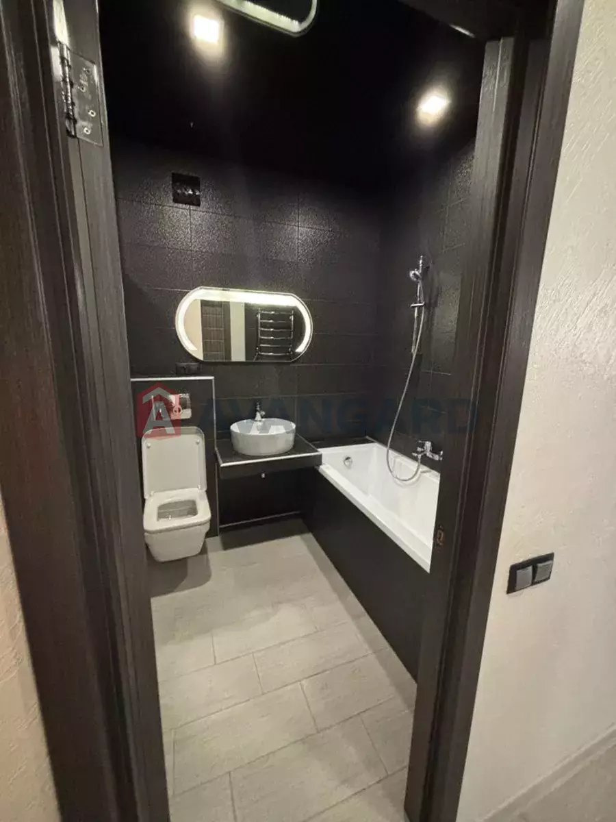 3 ����. ��������, 68/-/18 ��. �., 8/10 ���� ���� 5
