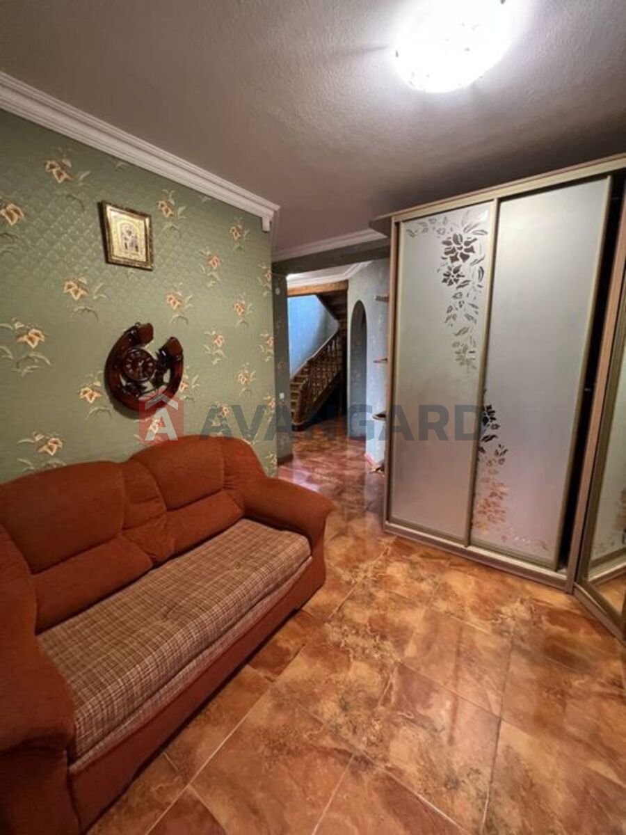 5 ��. ��������, 190/-/- ��. �., 1/2 ������ ���� 15