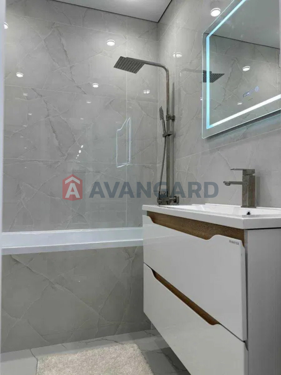 2 ��. ��������, 76/62/12 ��. �., 4/10 ������ ���� 15