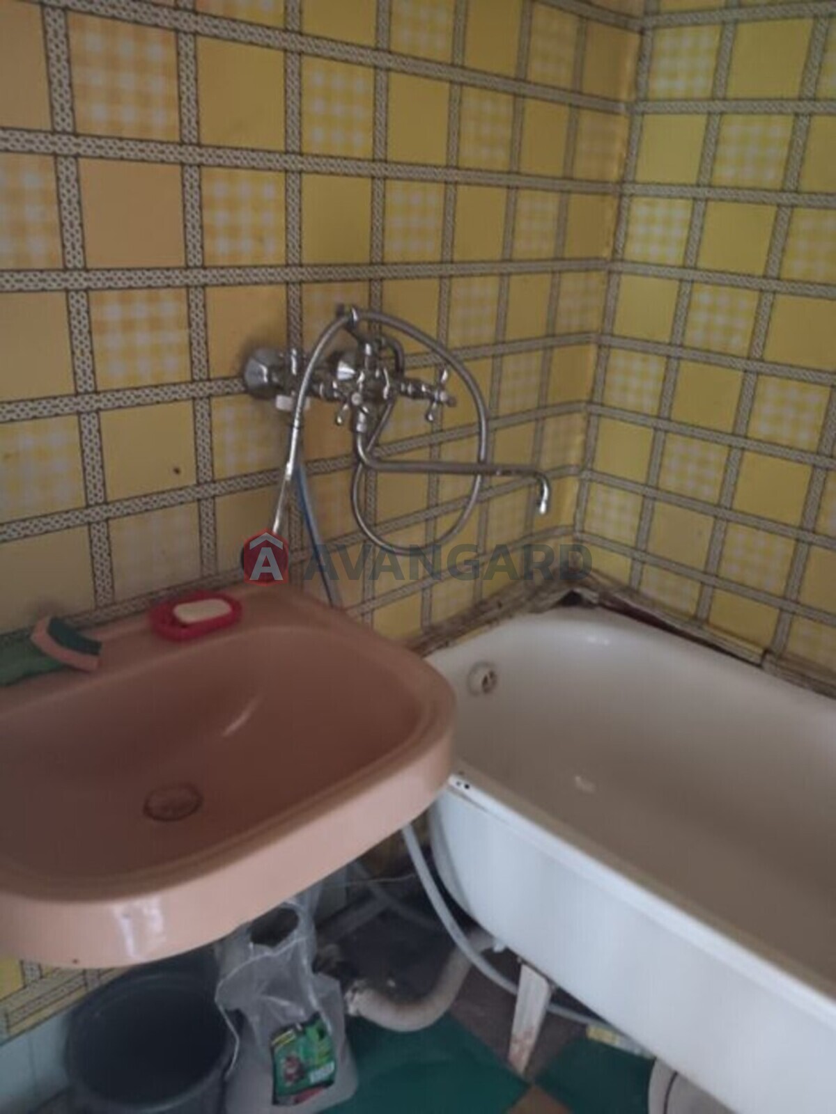 1 ��. ��������, 40/-/8 ��. �., 5/9 ������ ���� 3