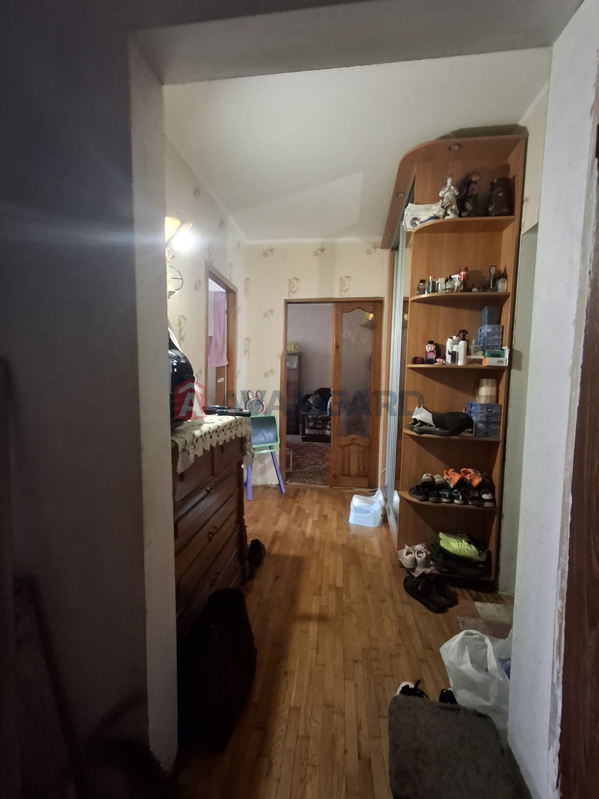 2 ��. ��������, 52,5/30.3/9.7 ��. �., 4/10 ������ ���� 7