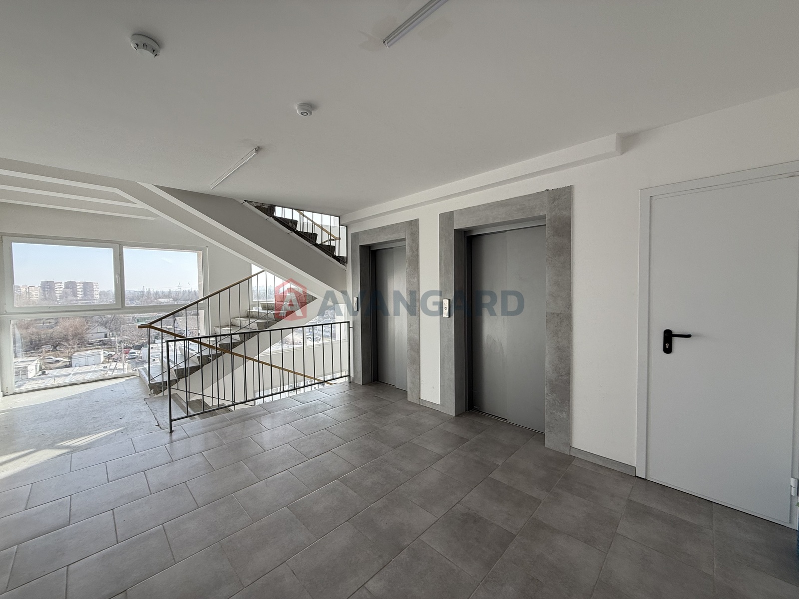 2 ��. ��������, 50/-/- ��. �., 6/10 ������ ���� 1