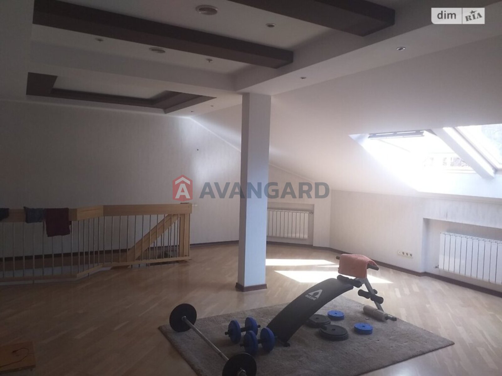 4 ��. ��������, 156/107/15 ��. �., 3/4 ������ ���� 14