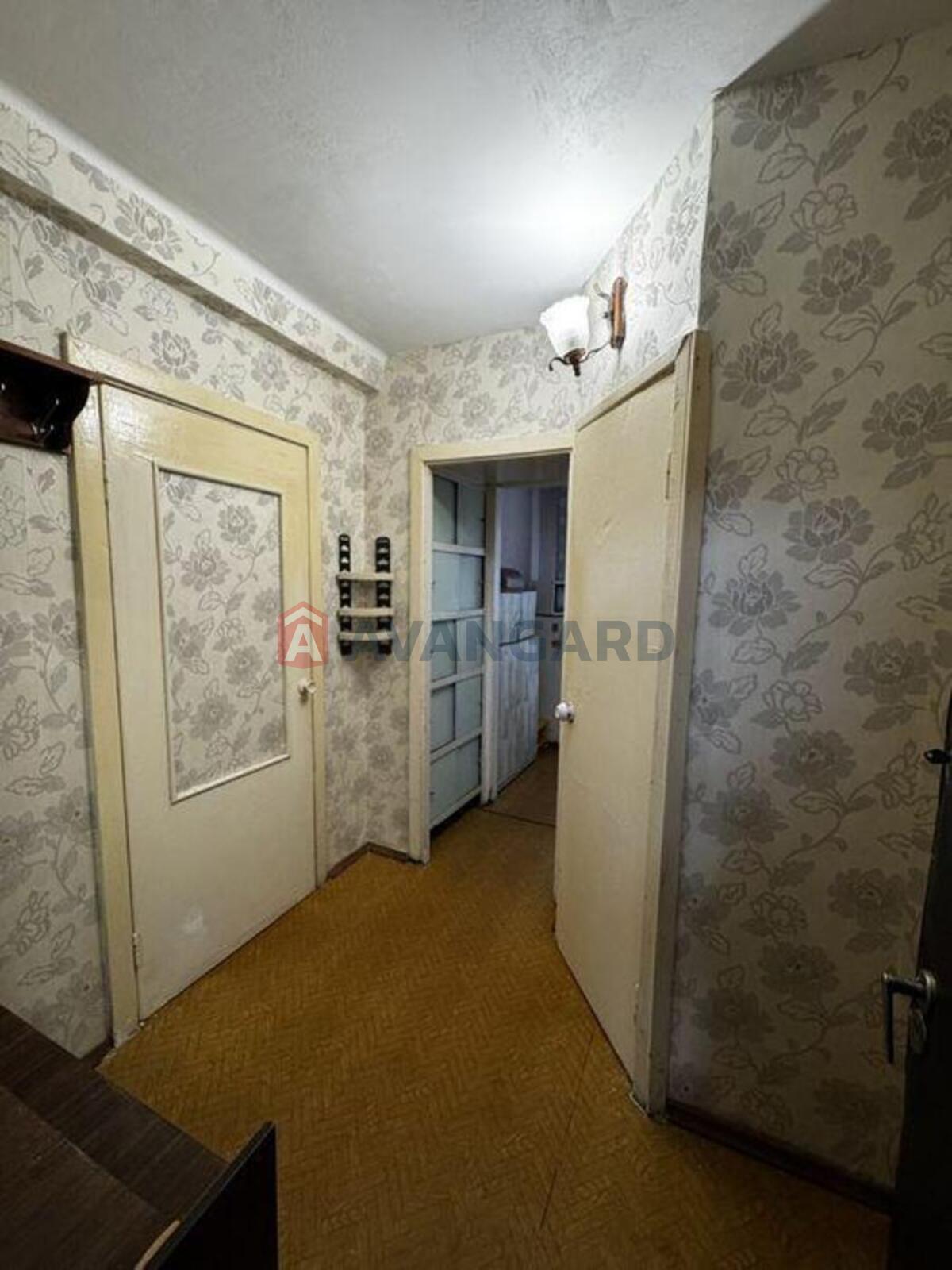 1 ��. ��������, 32/-/6 ��. �., 3/5 ������ ���� 16