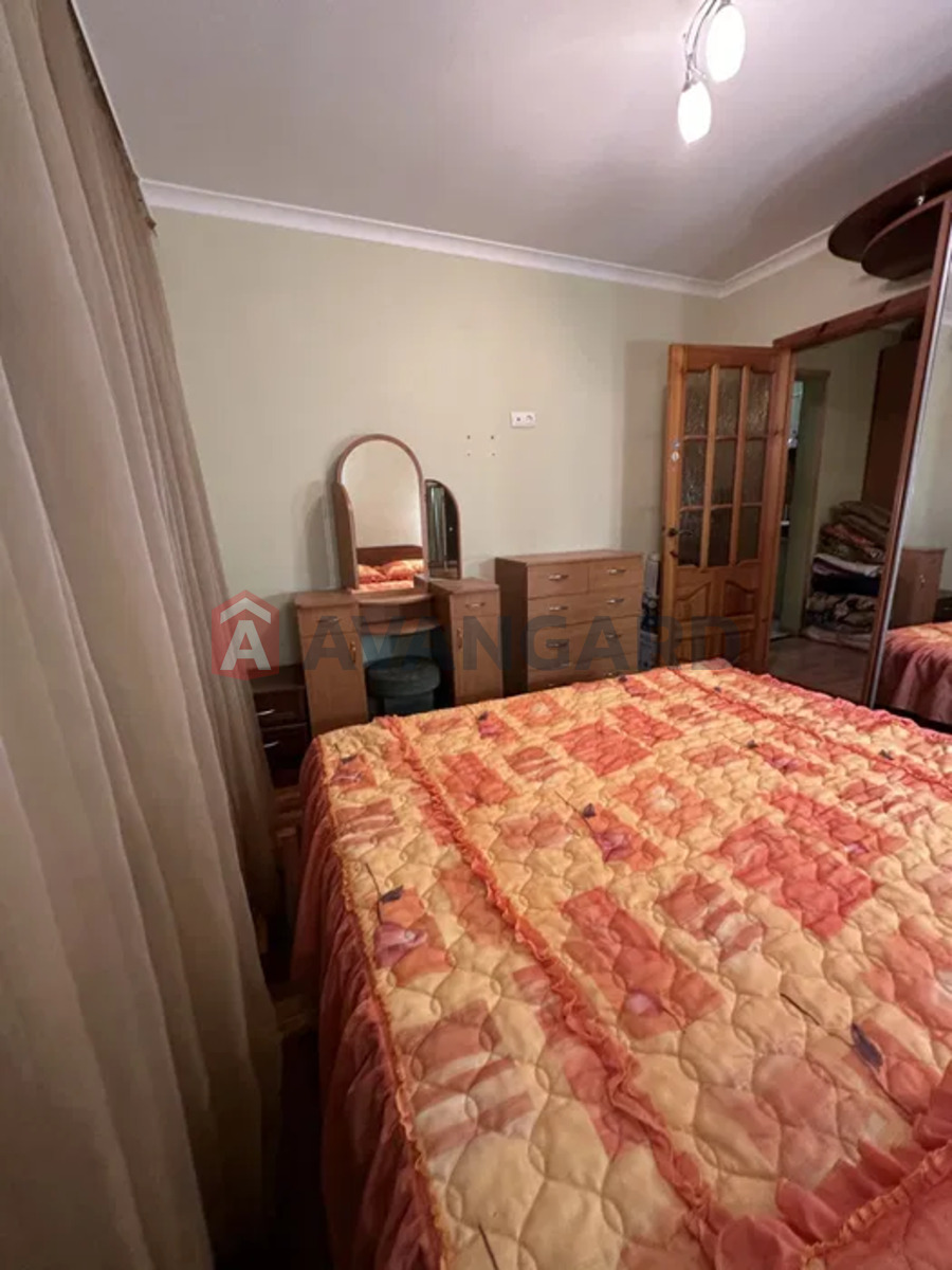 3 . , 72/-/8 . ., 2/9   4