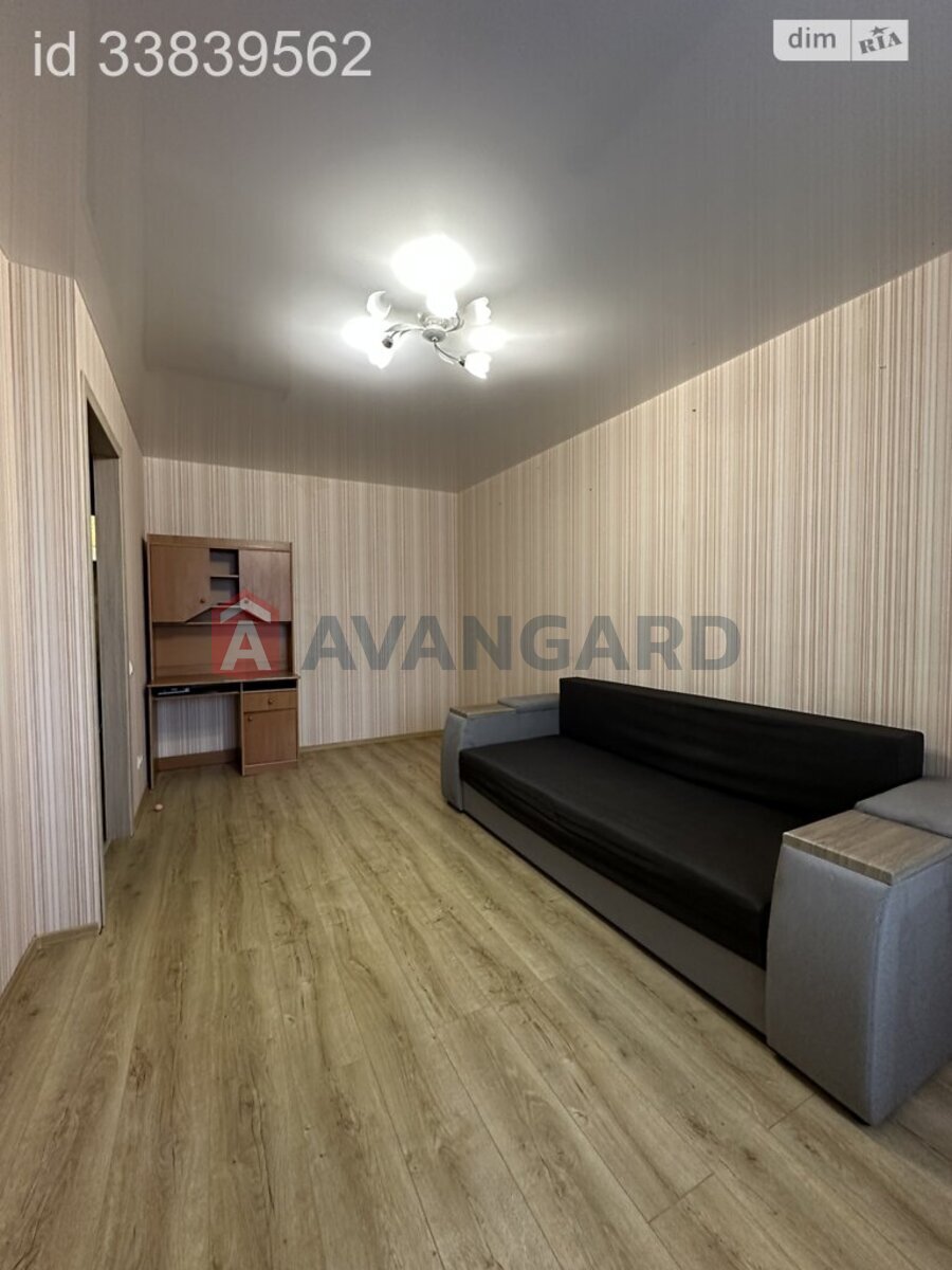 1 ����. ��������, 38/17/12 ��. �., 3/10 ���� ���� 17