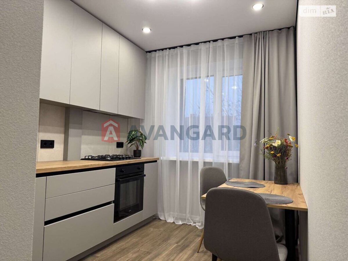 2 ����. ��������, 46/25/7 ��. �., 4/9 ���� ���� 1