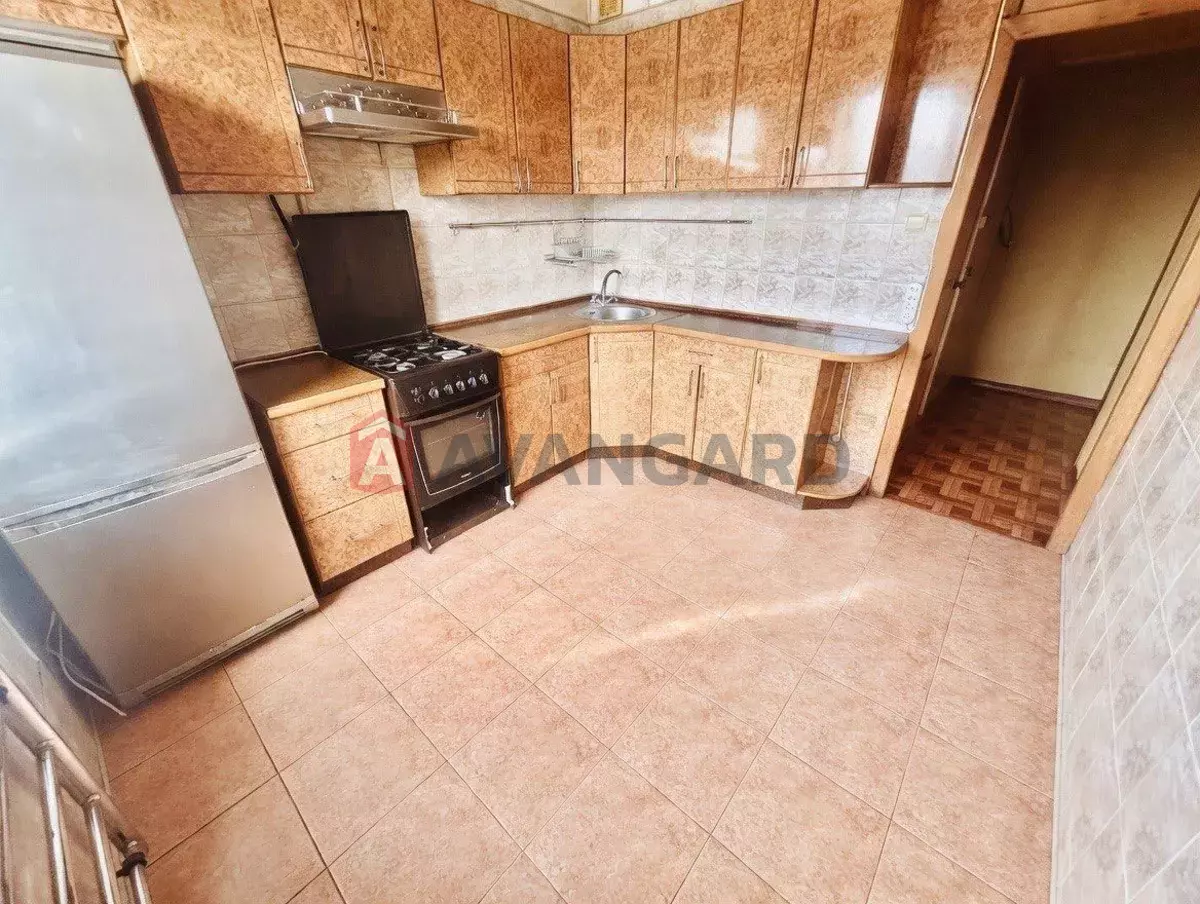 3 ��. ��������, 68/38/8 ��. �., 7/9 ������ ���� 1