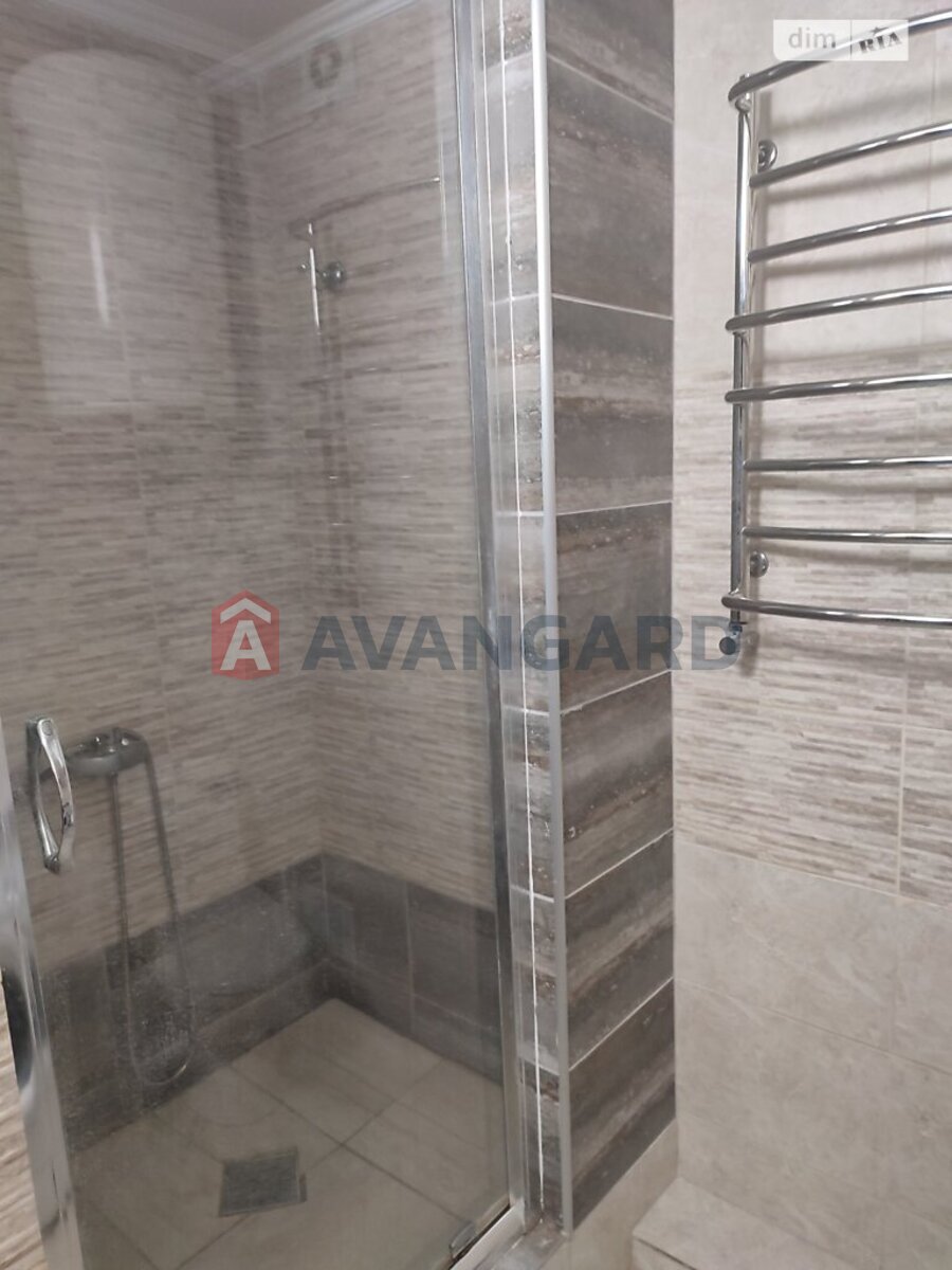 1 ��. ��������, 40/18/14 ��. �., 2/5 ������ ���� 4