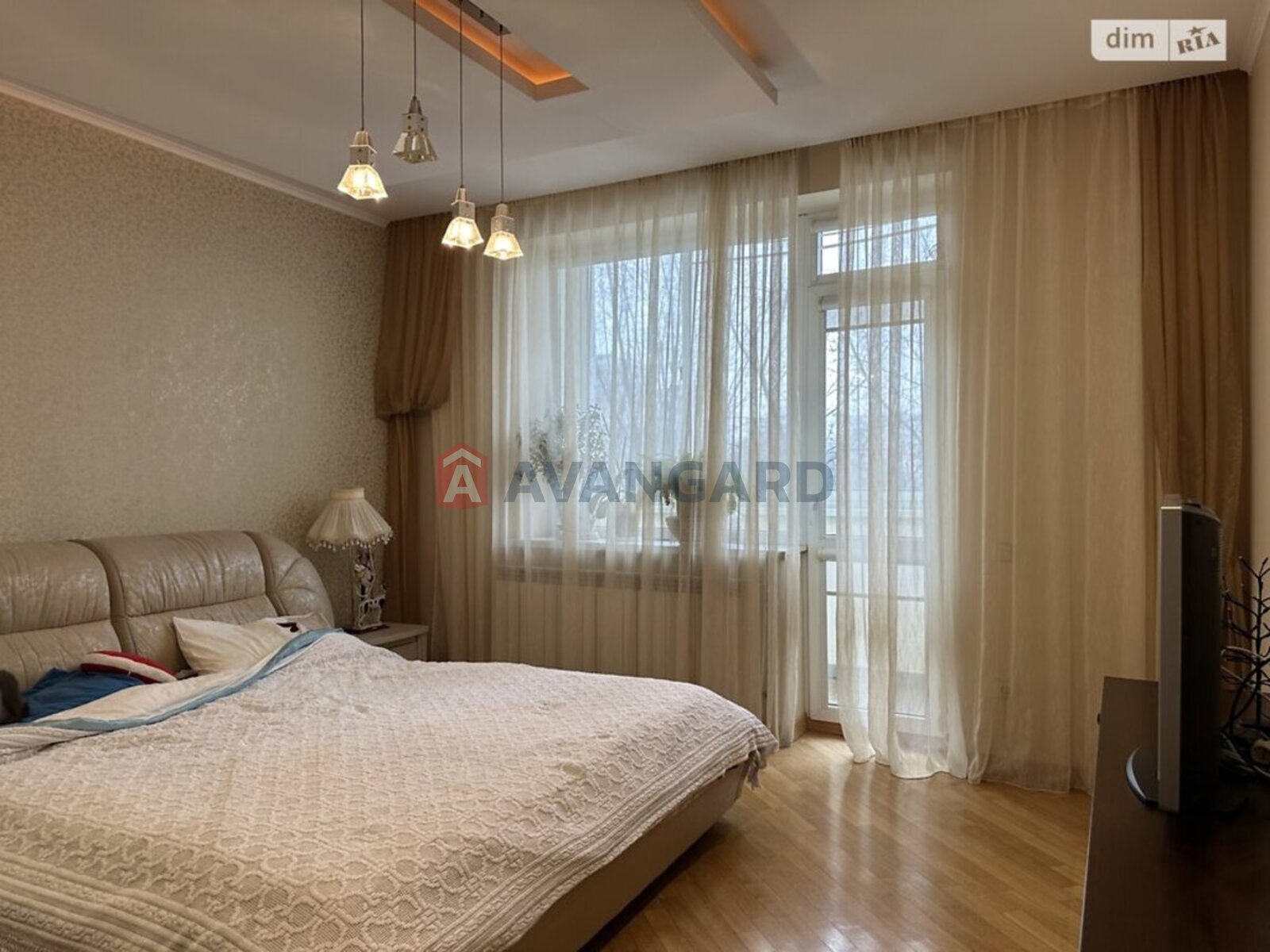 3 ��. ��������, 140/76/18 ��. �., 3/9 ������ ���� 15