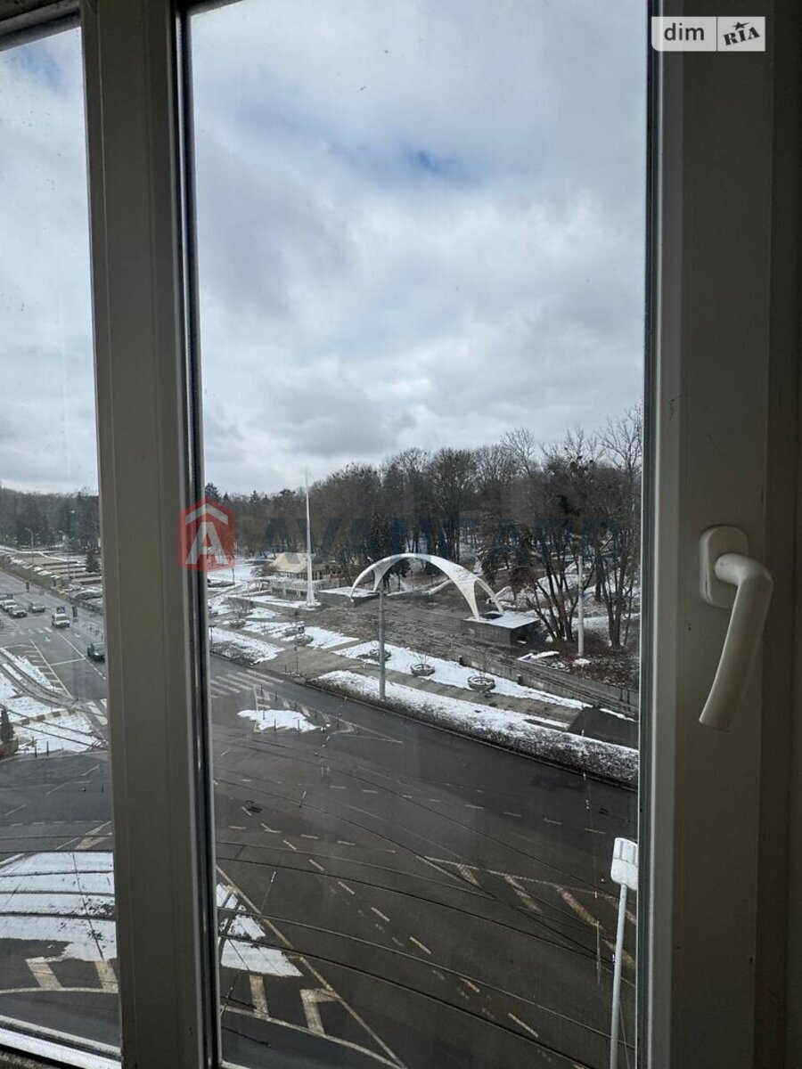 3 ��. ��������, 82/48/10 ��. �., 5/5 ������ ���� 21