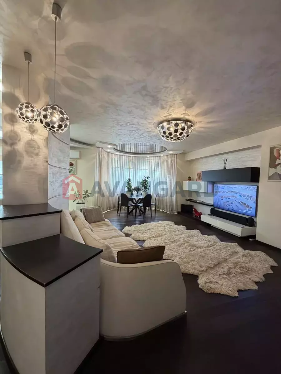 3 ��. ��������, 111/-/- ��. �., 8/10 ������ ���� 11