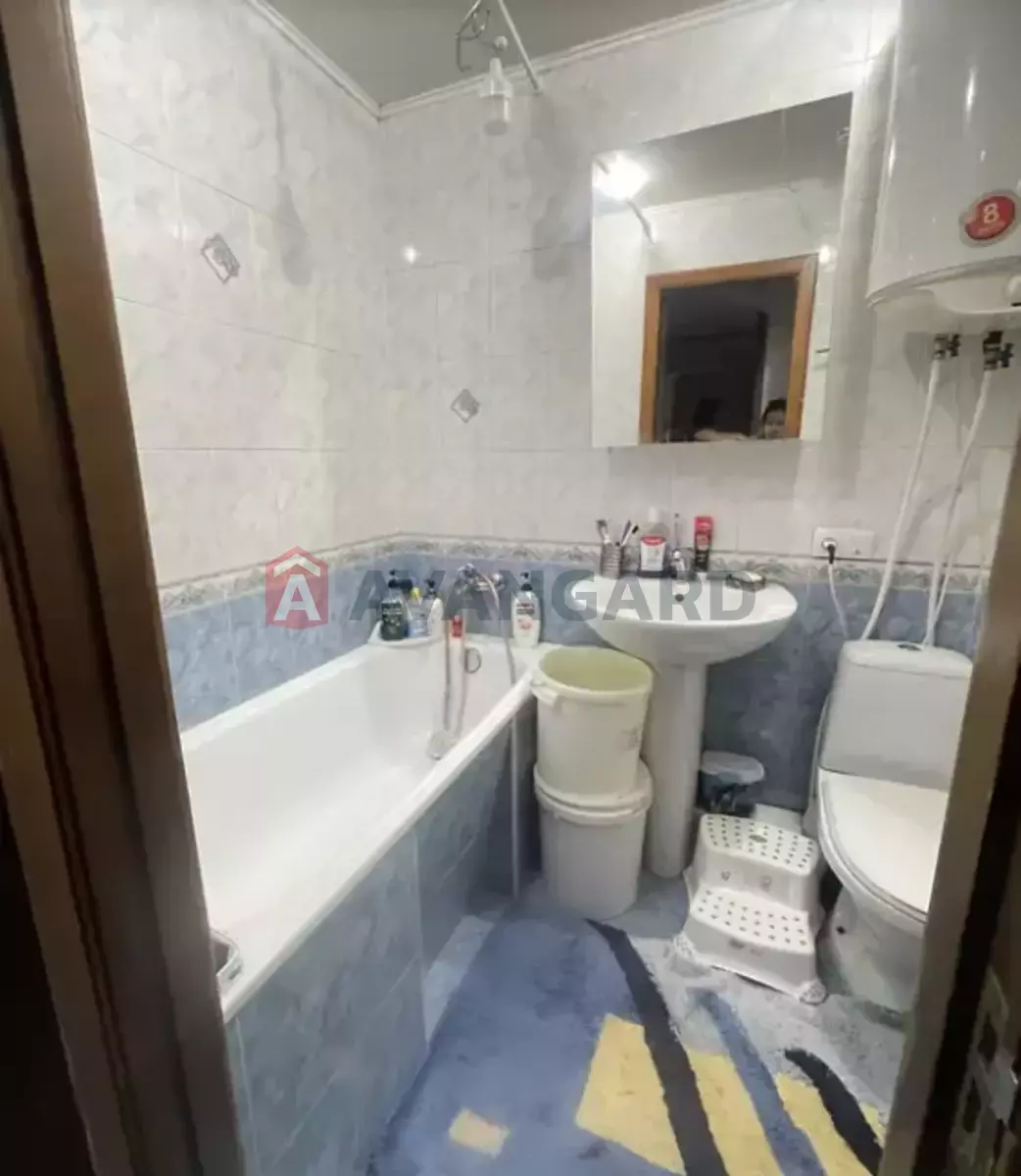 3 ����. ��������, 66/-/8 ��. �., 8/10 ���� ���� 7