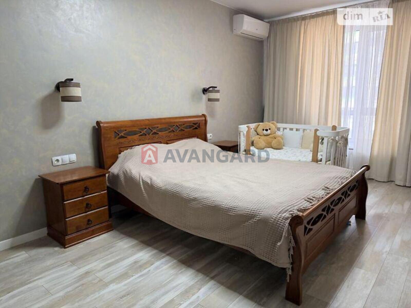 2 ��. ��������, 62/44/15 ��. �., 5/14 ������ ���� 27