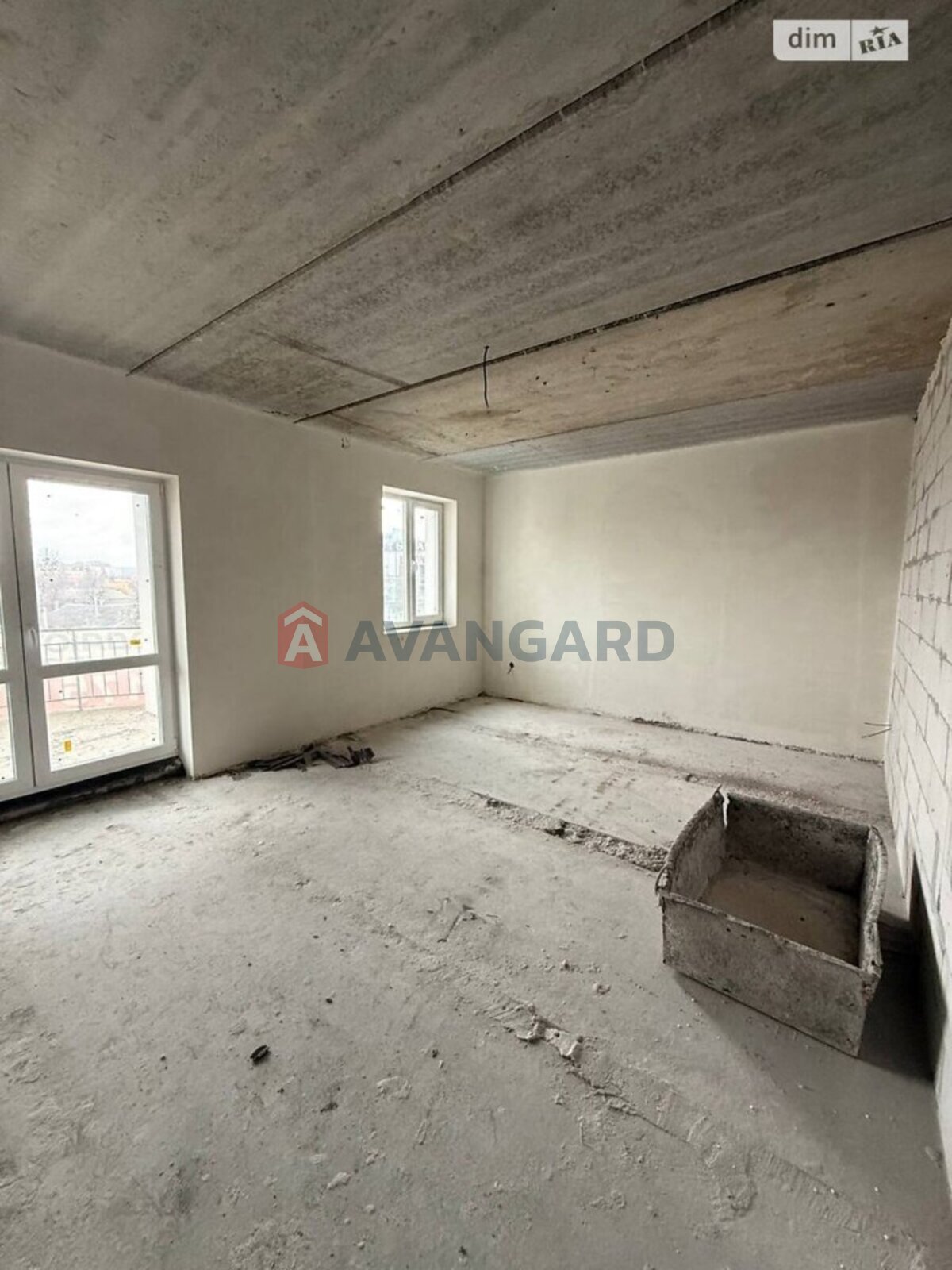 3 ��. ��������, 84/46/11 ��. �., 4/9 ������ ���� 19