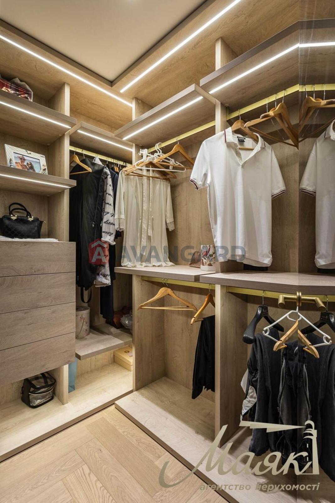 3 ��. ��������, 122/60/40 ��. �., 12/24 ������ ���� 27