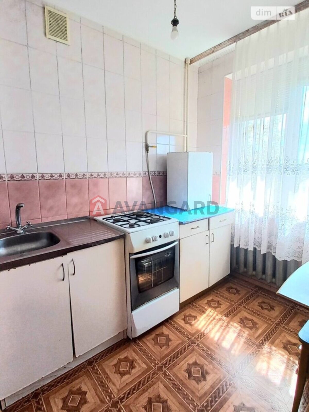 1 ��. ��������, 31/17/5 ��. �., 4/5 ������ ���� 8