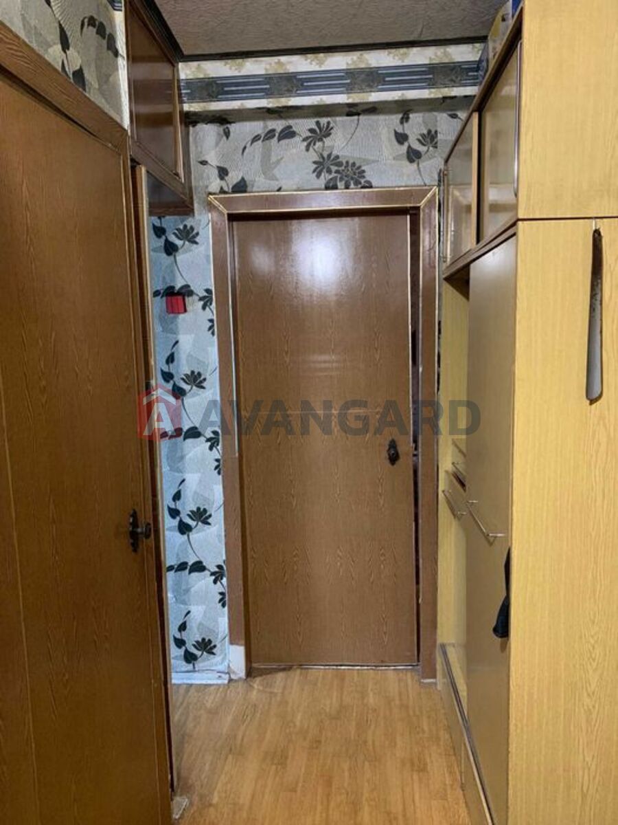 2 ��. ��������, 42/-/6 ��. �., 3/5 ������ ���� 9