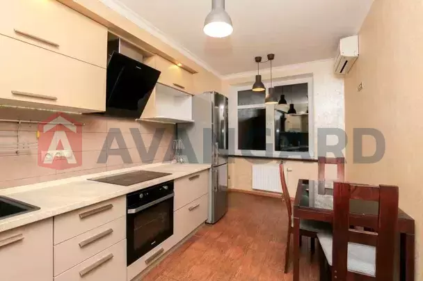 2 ����. ��������, 58/-/12 ��. �., 20/24 ���� ���� 18