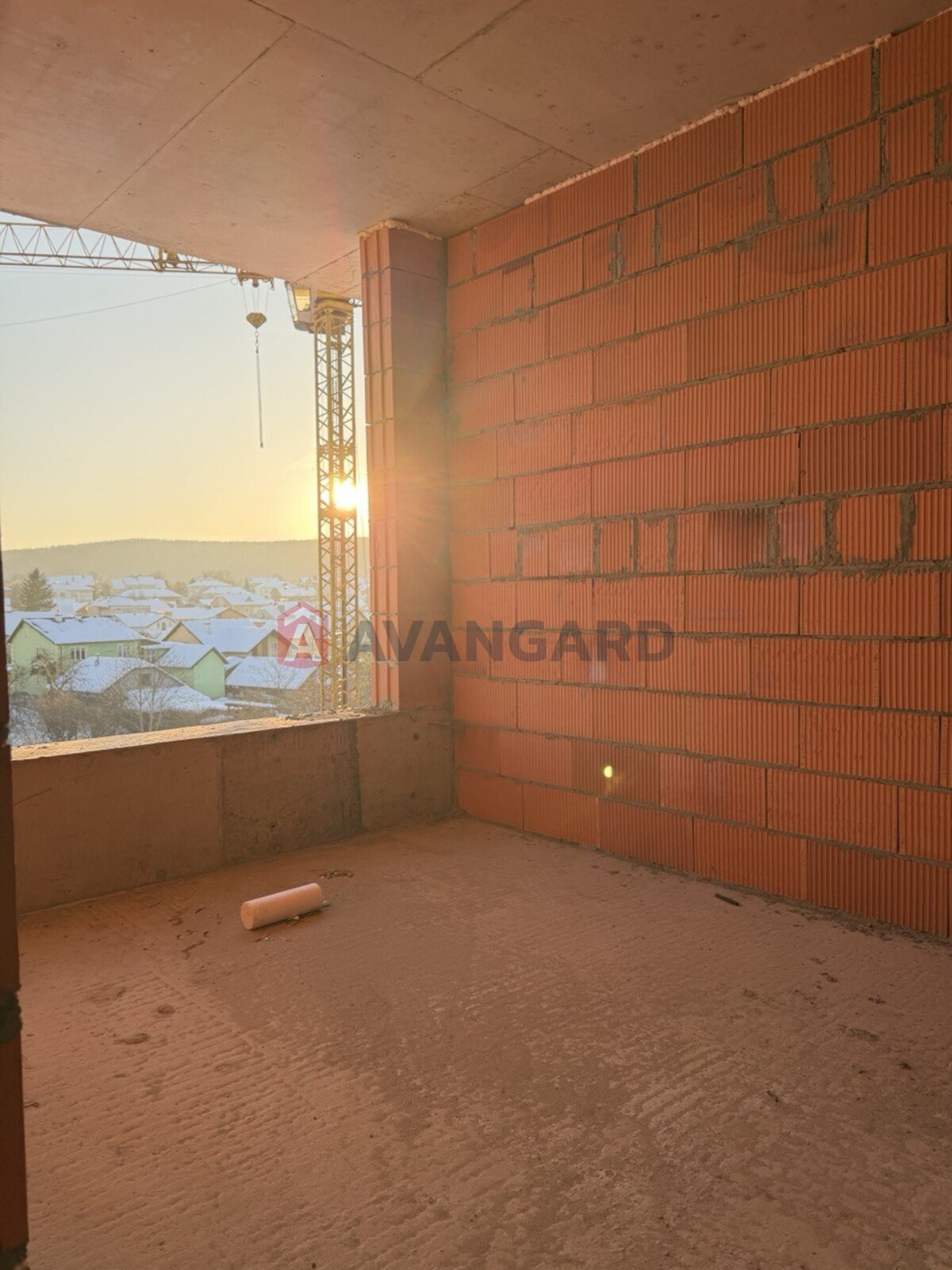 3 ��. ��������, 114/37/40 ��. �., 4/4 ������ ���� 3