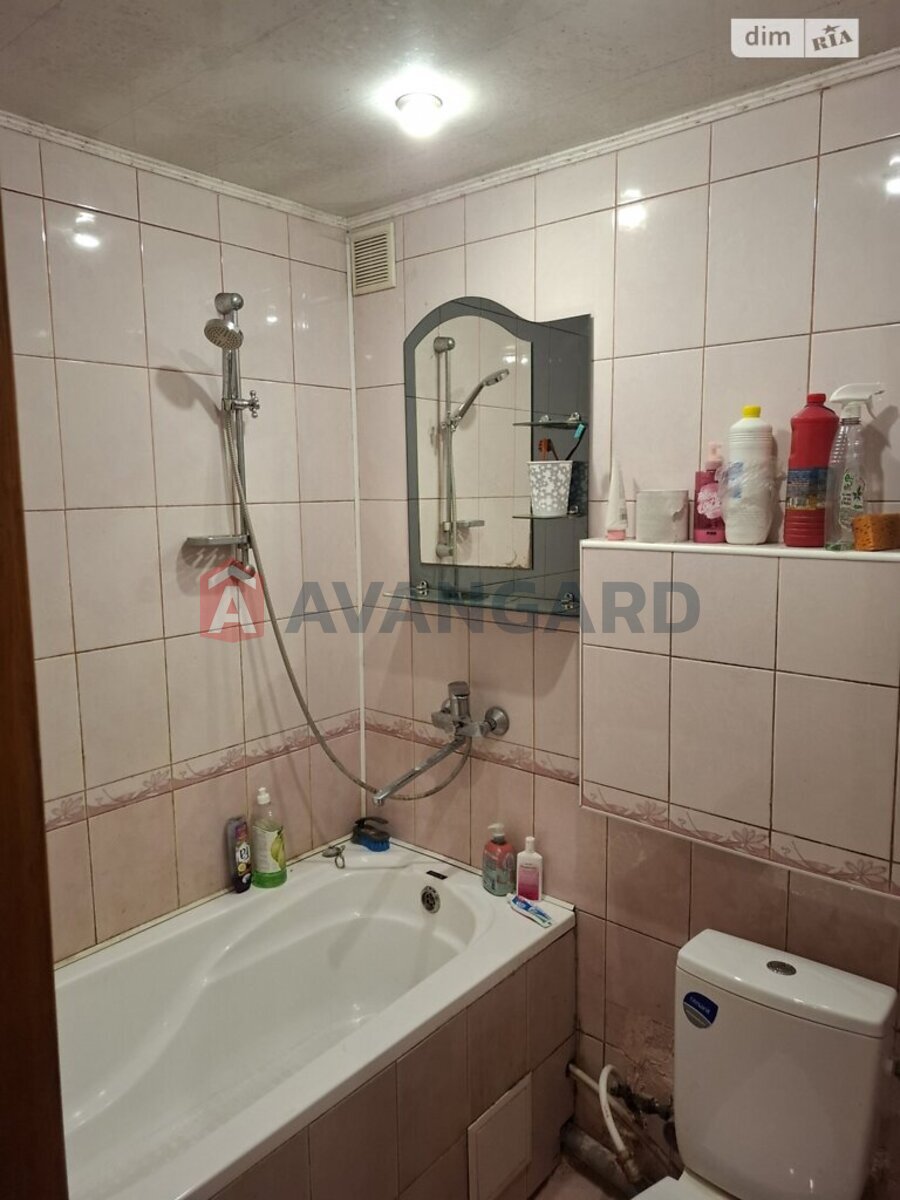 2 ��. ��������, 43/27/8 ��. �., 1/4 ������ ���� 3