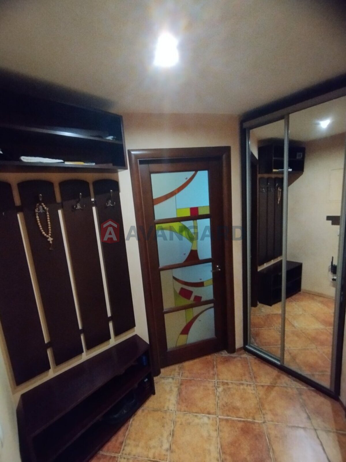 2 ����. ��������, 46/28/7 ��. �., 3/5 ���� ���� 18