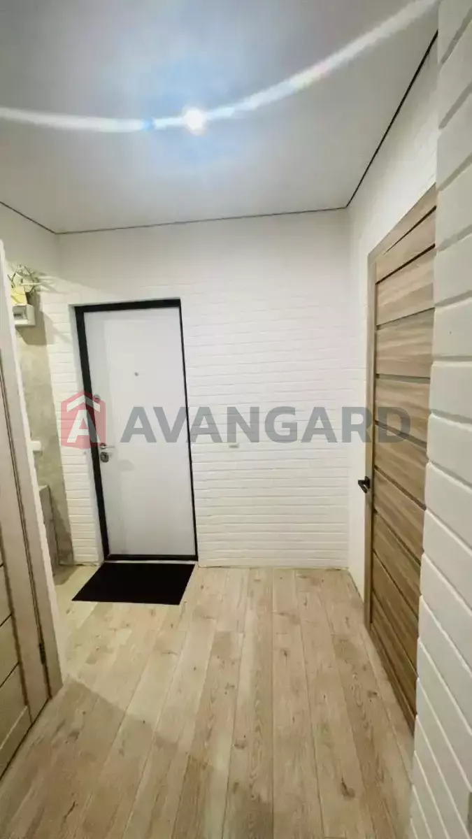 1 ��. ��������, 38/18/8 ��. �., 9/9 ������ ���� 19