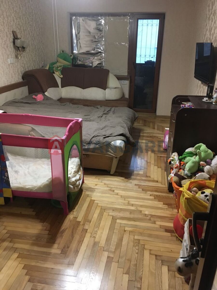 3 кім. квартира, 69/-/7 кв. м., 2/9 поверх фото 9 3 кім. квартира, 69/-/7 кв. м., 2/9 поверх фото 9