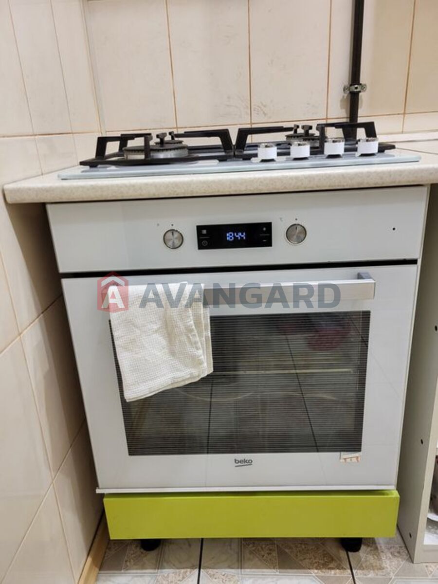 3 ��. ��������, 73/-/9 ��. �., 3/4 ������ ���� 4